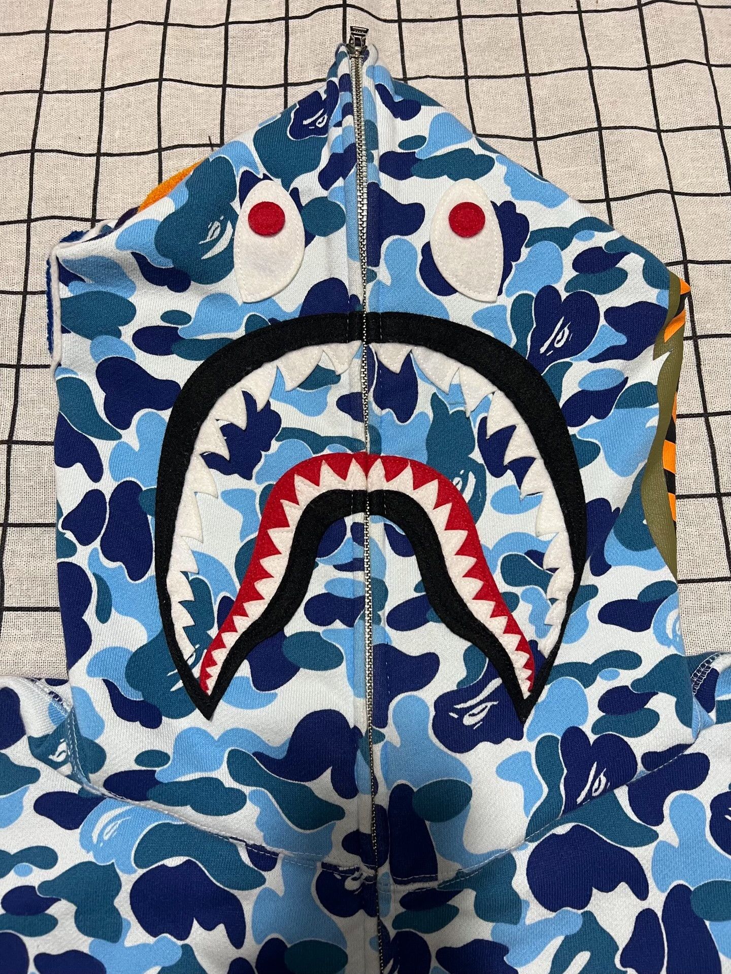 Bape Bape Shark Camo Multi Hoodie l Men Size US L / EU 52-54 / 3 - 3 Thumbnail