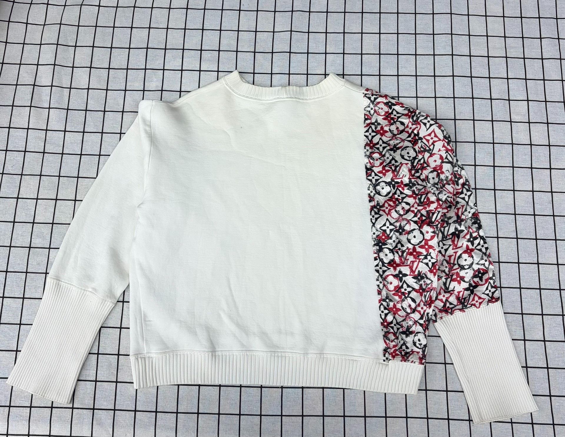 Louis Vuitton Louis Vuitton Hoodie M Women Size M / US 6-8 / IT 42-44 - 2 Thumbnail