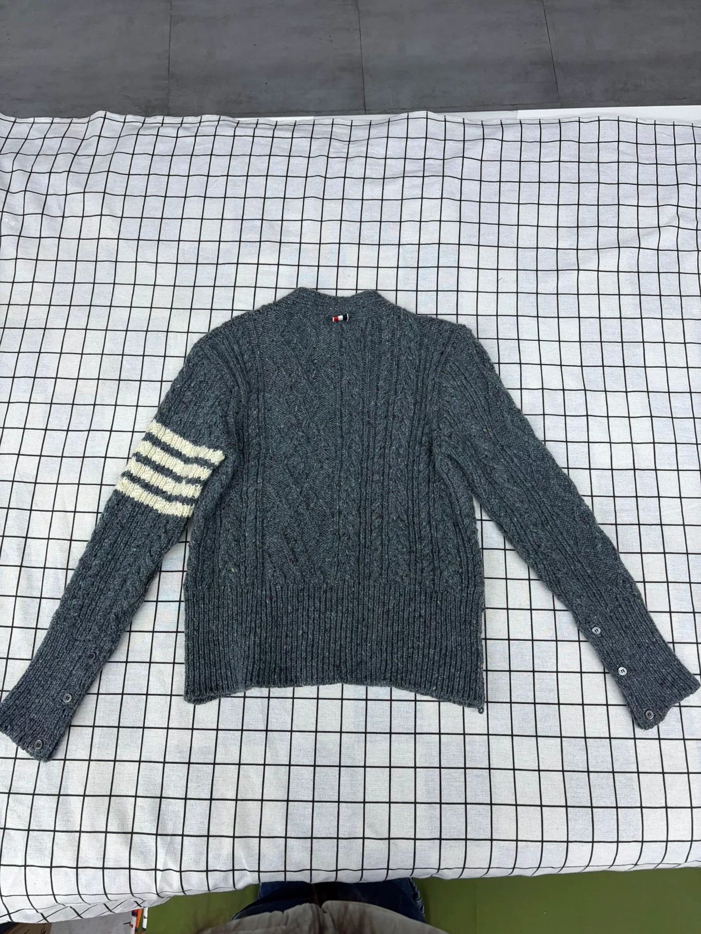 Thom Browne Thom Browne Brown Sweater m Men Size US M / EU 48-50 / 2 - 2 Thumbnail
