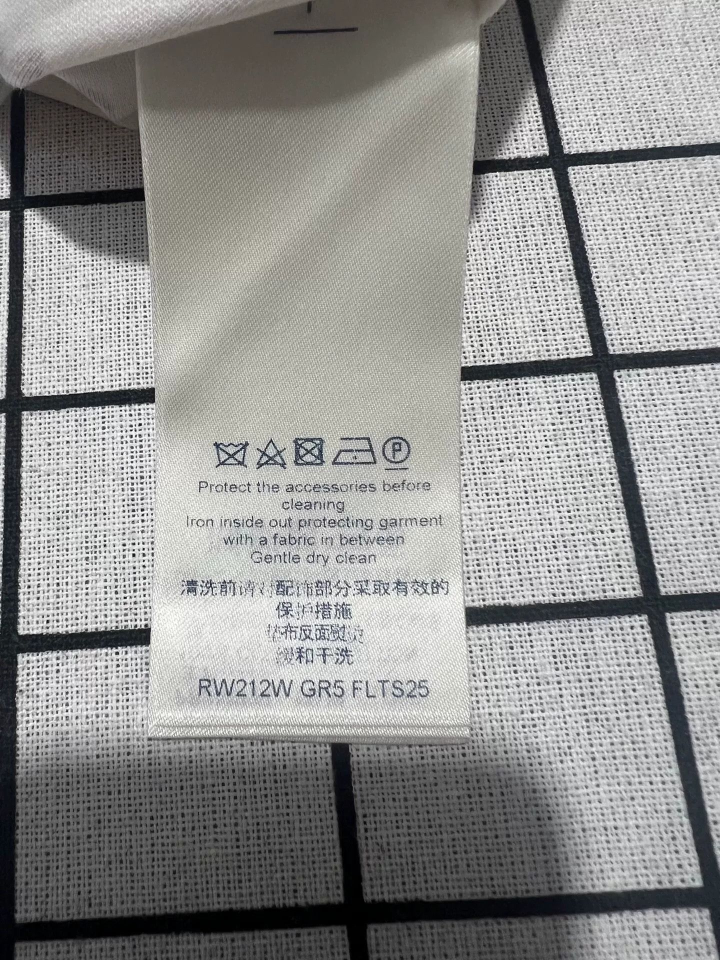 Louis Vuitton Louis Vuitton Limited Gradient Multi T-Shirt m Men Size US M / EU 48-50 / 2 - 5 Thumbnail
