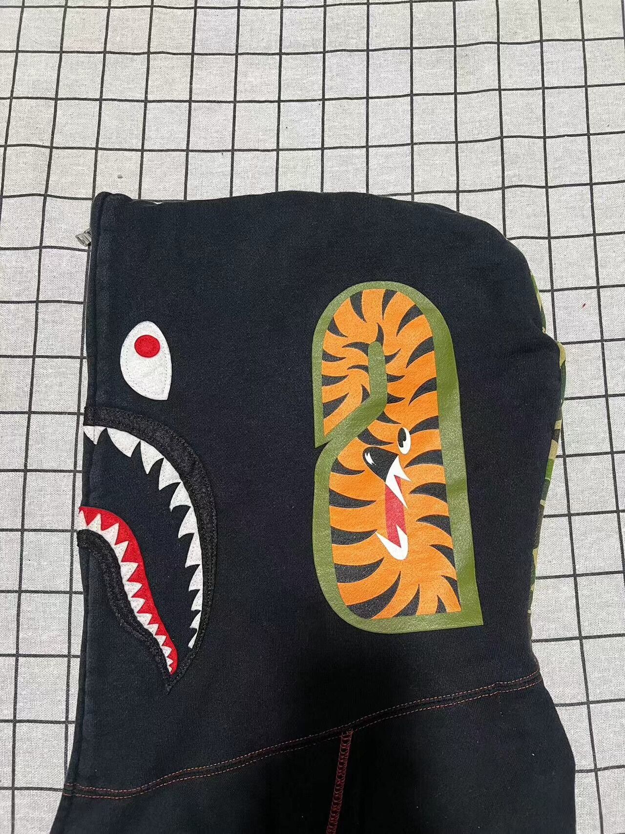 Bape Bape Collab Shark Multi Hoodie xxl Men Size US XXL / EU 58 / 5 - 4 Thumbnail