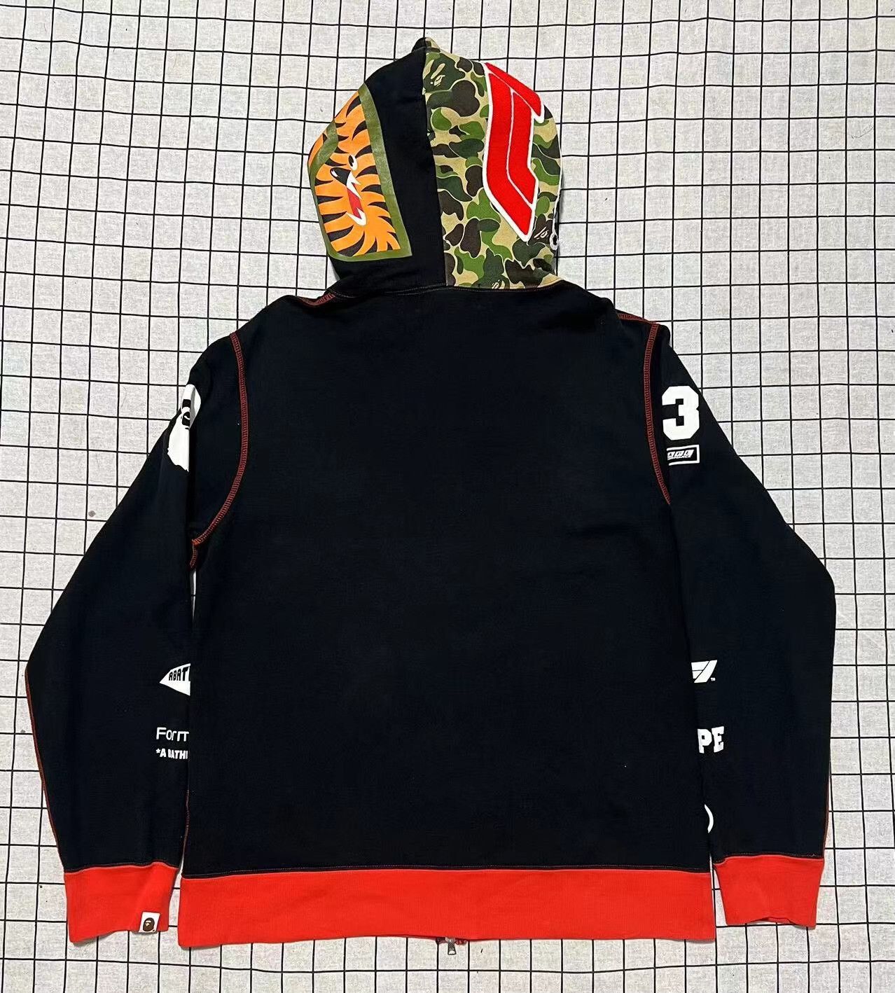 Bape Bape Collab Shark Multi Hoodie xxl Men Size US XXL / EU 58 / 5 - 2 Thumbnail