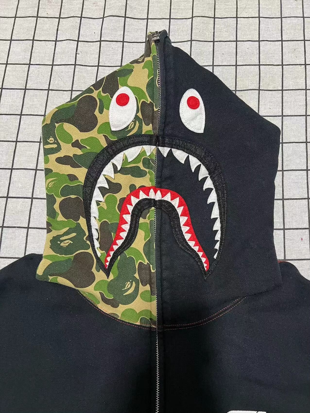 Bape Bape Collab Shark Multi Hoodie xxl Men Size US XXL / EU 58 / 5 - 3 Thumbnail