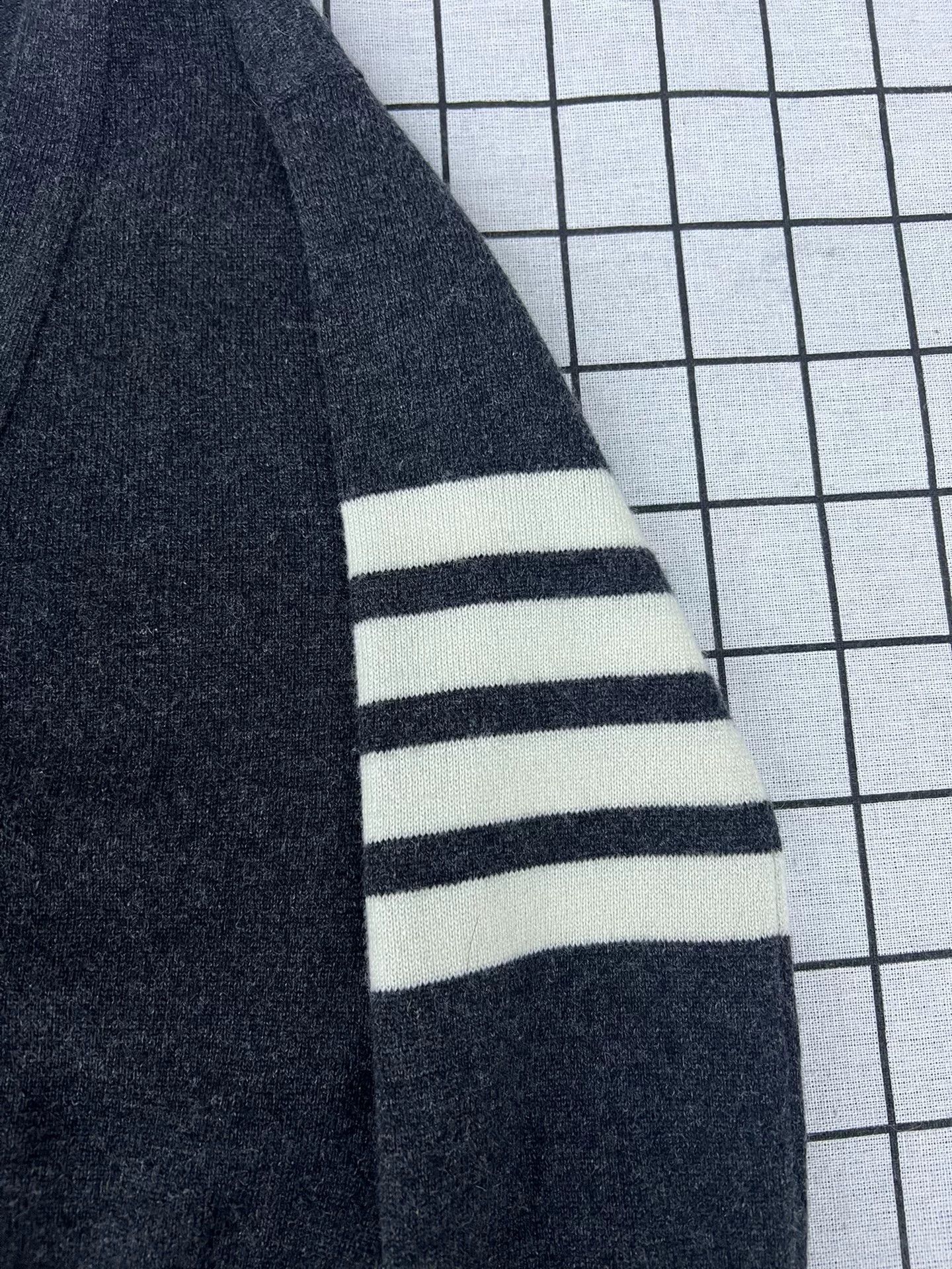 Thom Browne Thom Browne Brown Sweater S Women Size S / US 4 / IT 40 - 3 Thumbnail