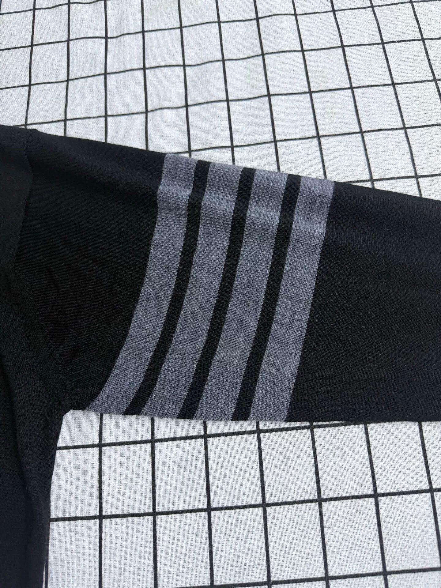 Thom Browne Thom Browne Brown Sweater l Men Size US L / EU 52-54 / 3 - 4 Thumbnail