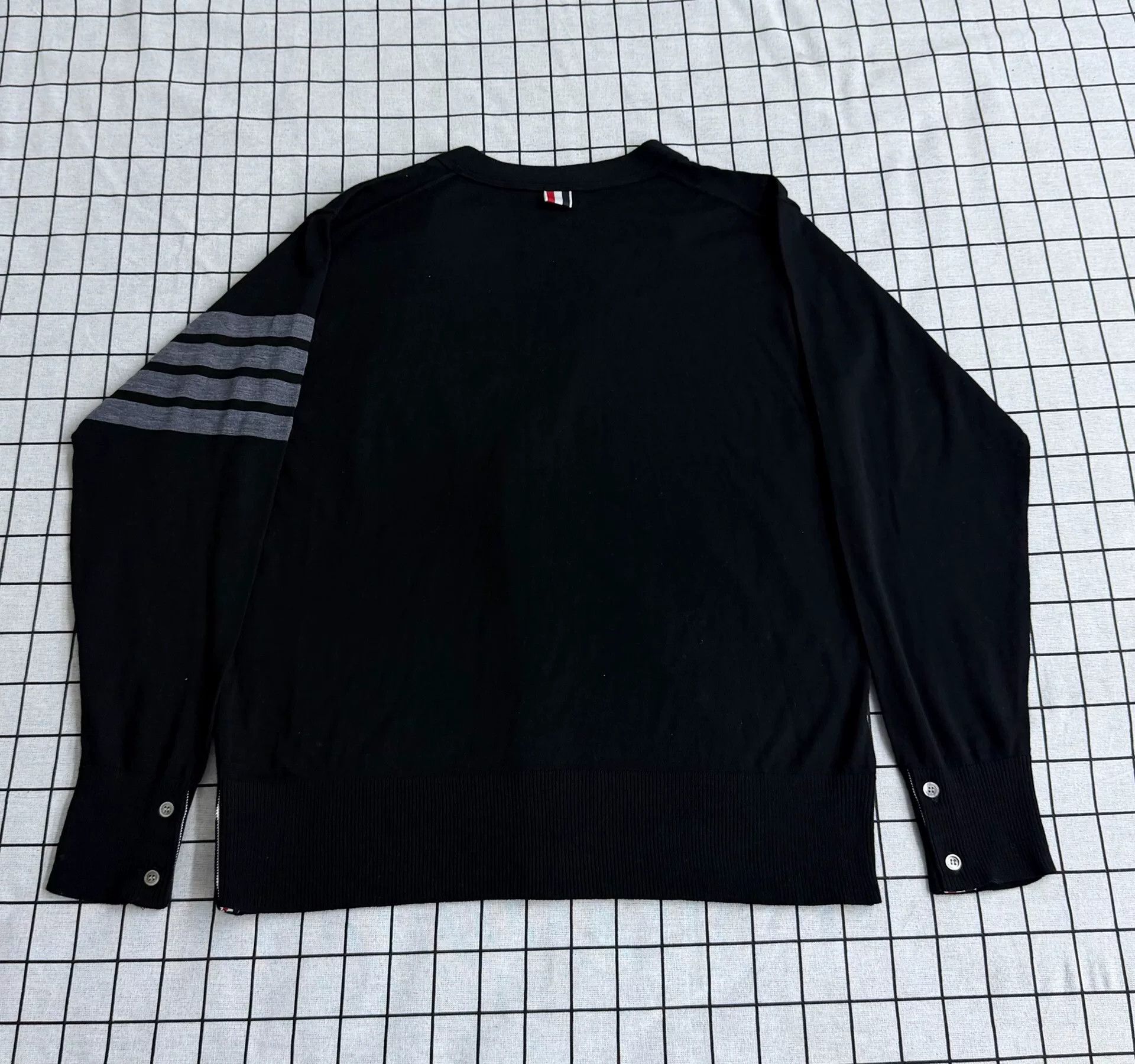 Thom Browne Thom Browne Brown Sweater l Men Size US L / EU 52-54 / 3 - 2 Thumbnail