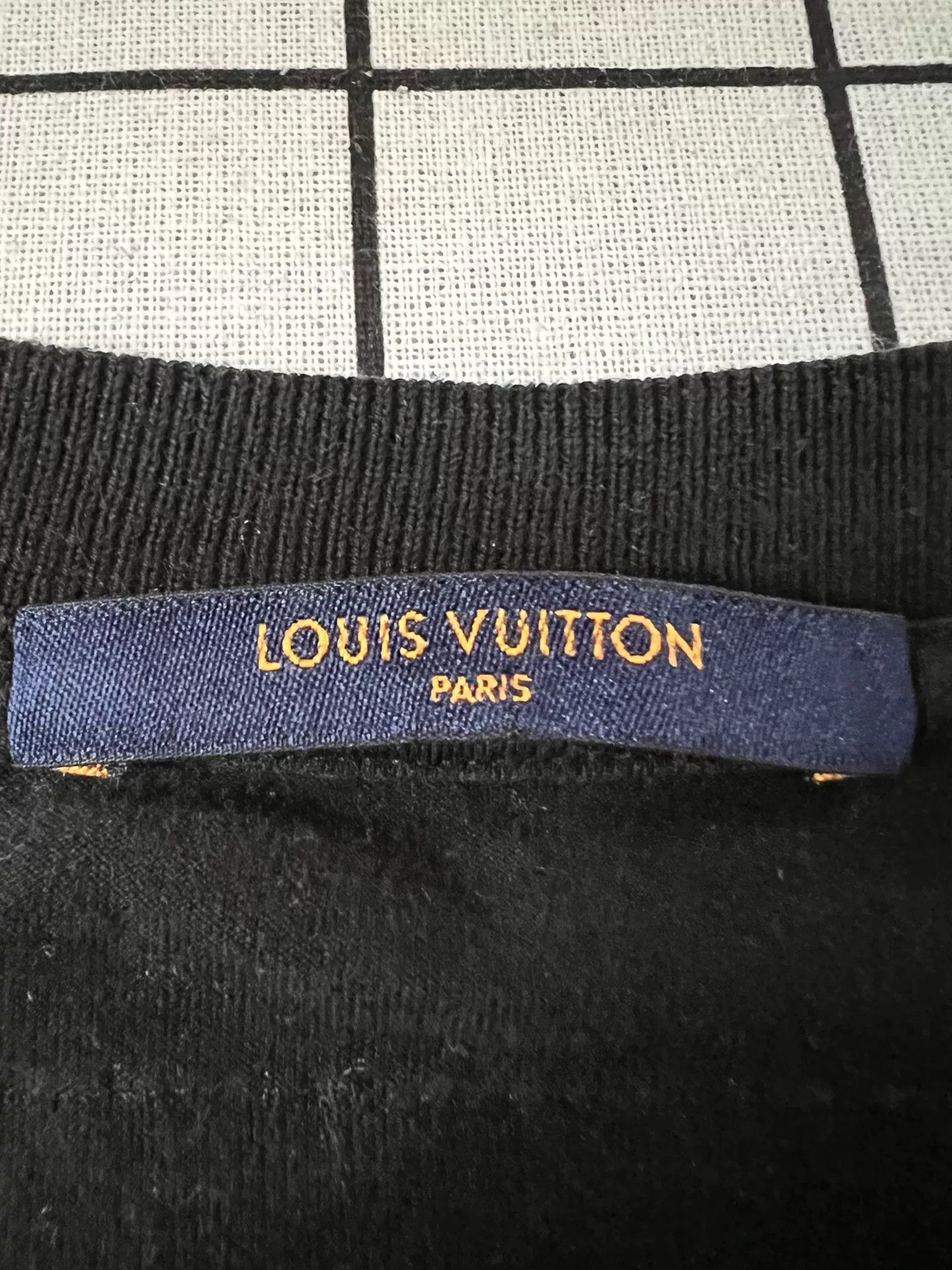 Louis Vuitton Louis Vuitton Graphic Black T-Shirt s Men Size US S / EU 44-46 / 1 - 3 Thumbnail
