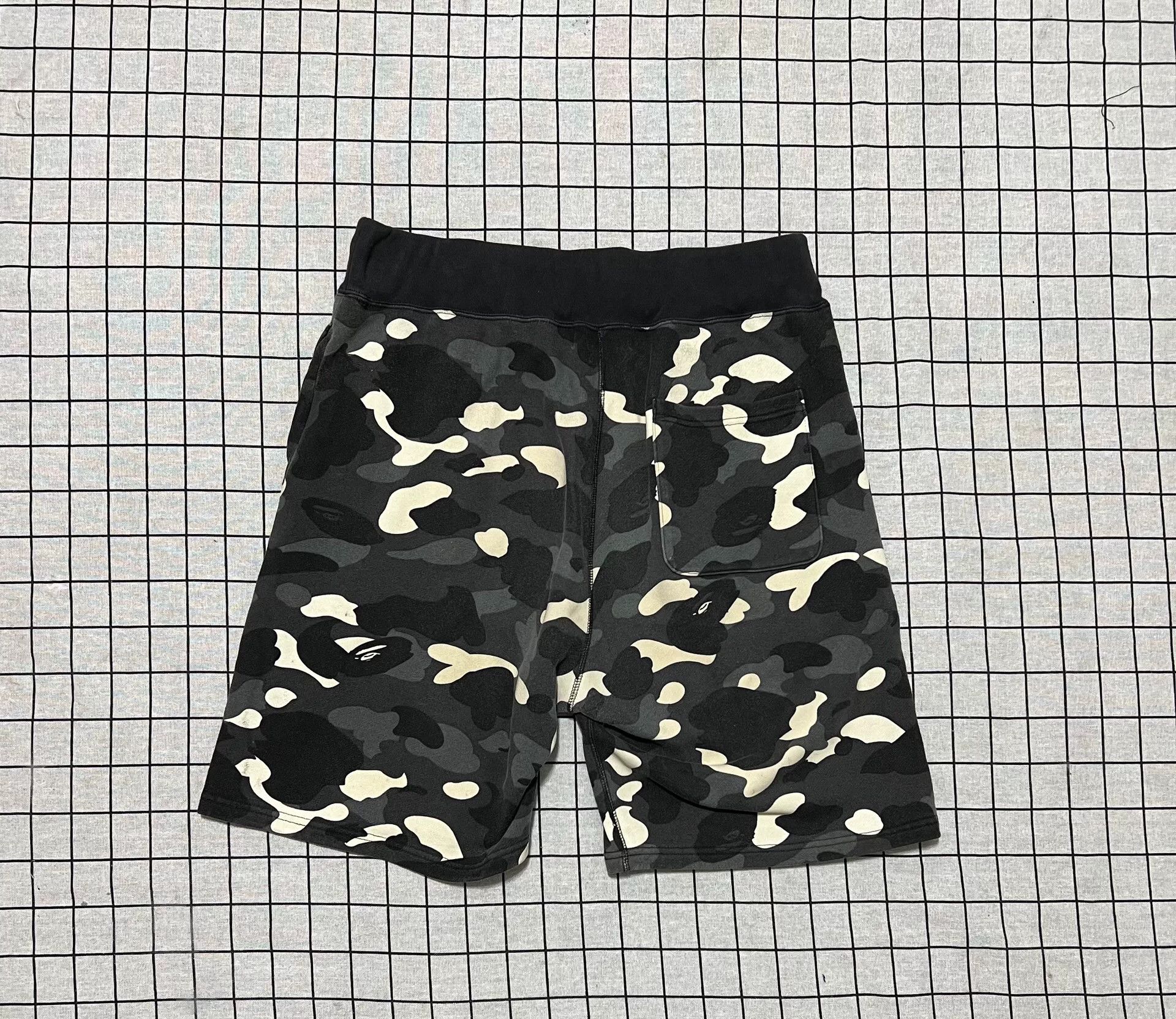 Bape Bape Shark Camo Multi Shorts 36 Men Size US 36 / EU 52 - 2 Thumbnail