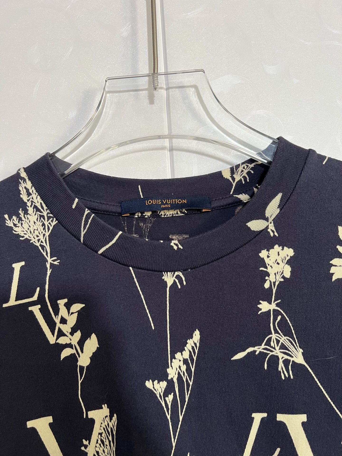 Louis Vuitton Louis Vuitton Retro T-Shirt XS Women Size XS / US 0-2 / IT 36-38 - 3 Thumbnail