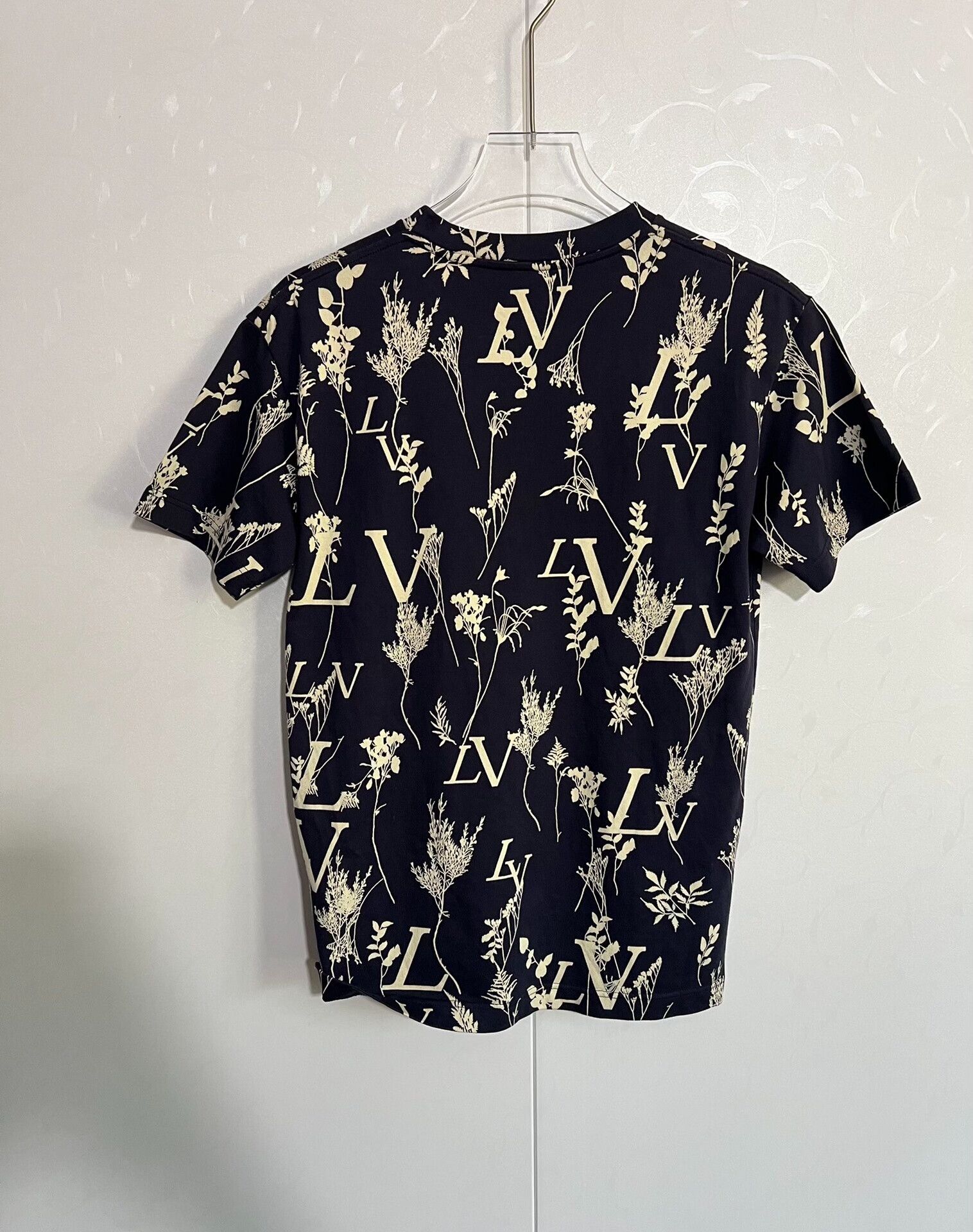 Louis Vuitton Louis Vuitton Retro T-Shirt XS Women Size XS / US 0-2 / IT 36-38 - 2 Thumbnail