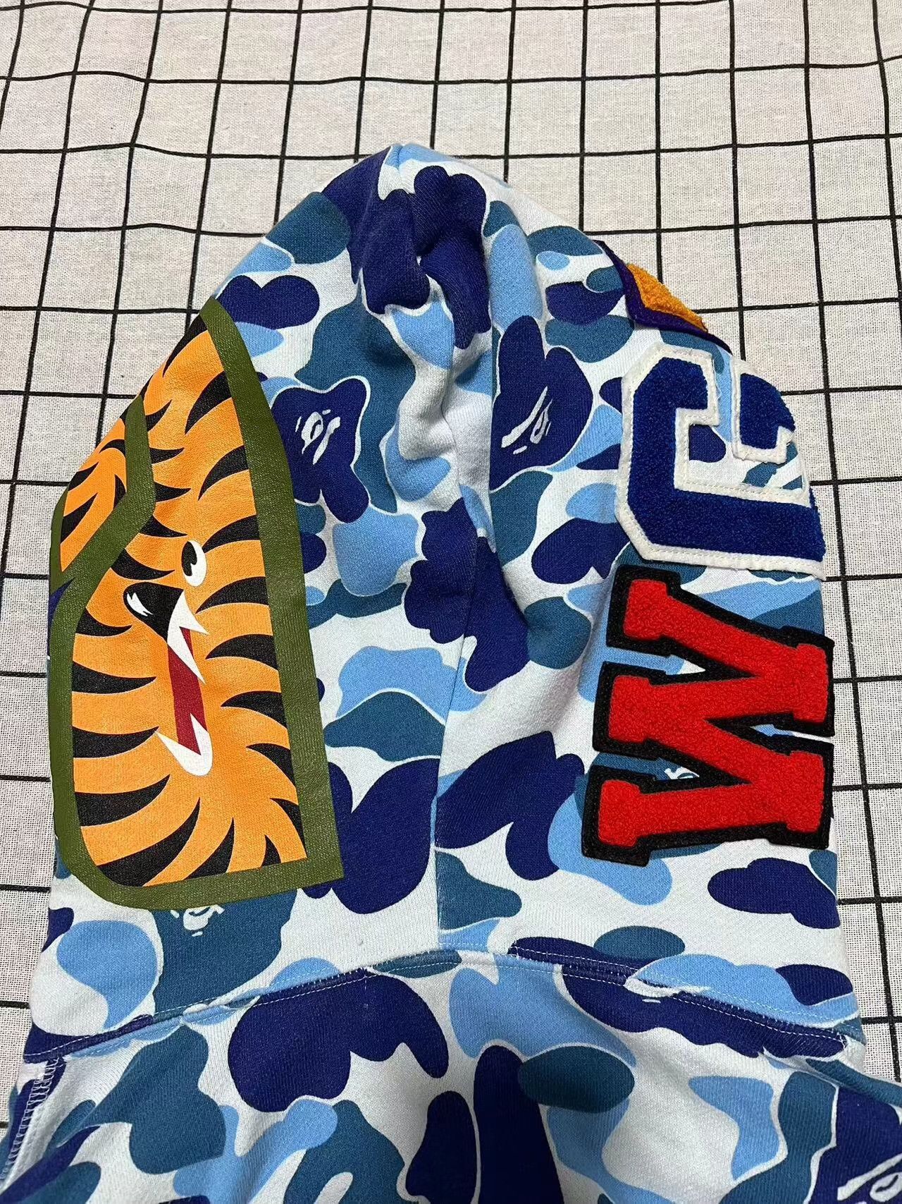 Bape Bape Shark Camo Multi Hoodie xxl Men Size US XXL / EU 58 / 5 - 3 Thumbnail