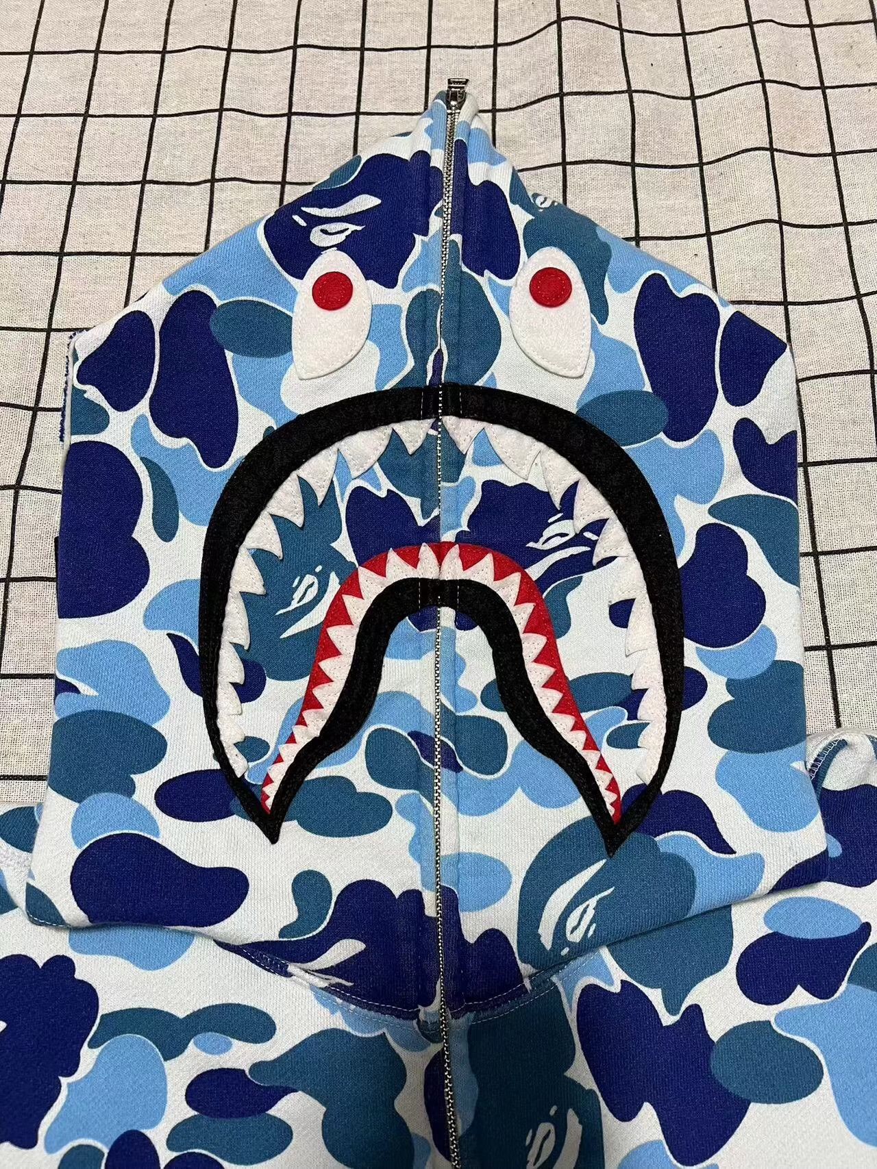 Bape Bape Shark Camo Multi Hoodie xxl Men Size US XXL / EU 58 / 5 - 2 Thumbnail