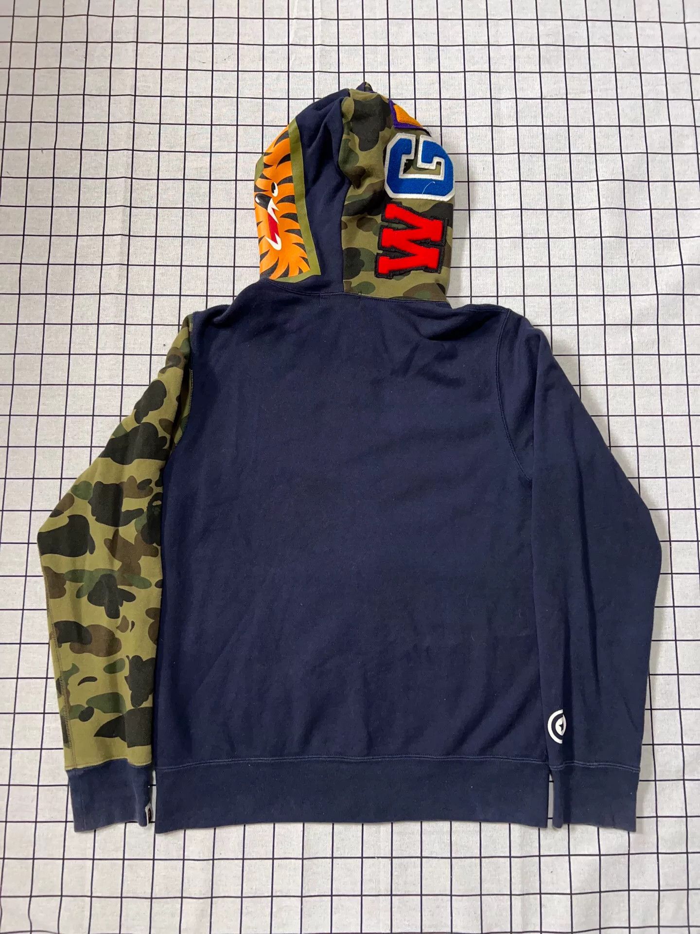 Bape Bape Shark Camo Multi Light Jacket m Men Size US M / EU 48-50 / 2 - 2 Thumbnail