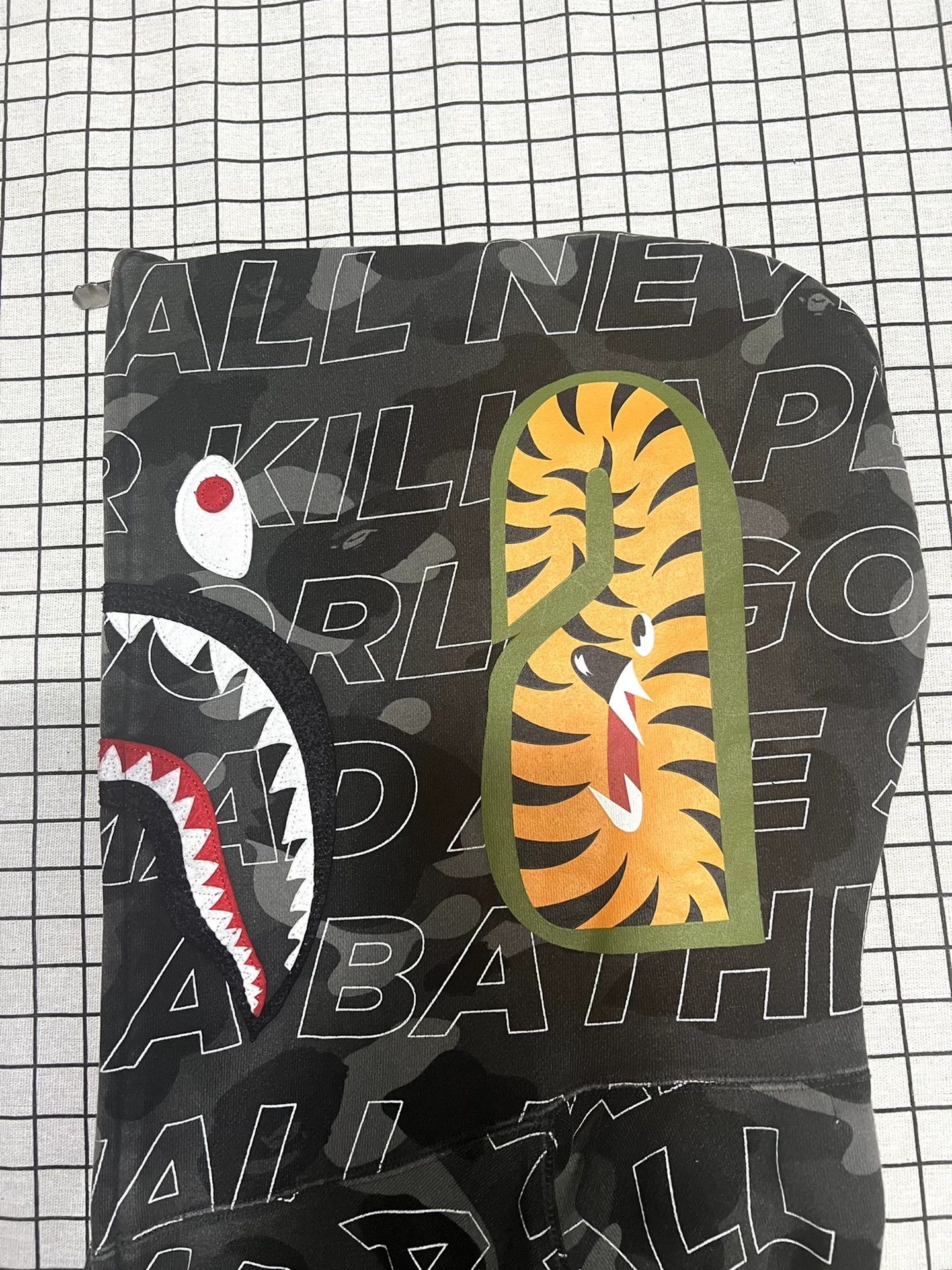 Bape Bape Shark Multi Hoodie xxl Men Size US XXL / EU 58 / 5 - 4 Thumbnail