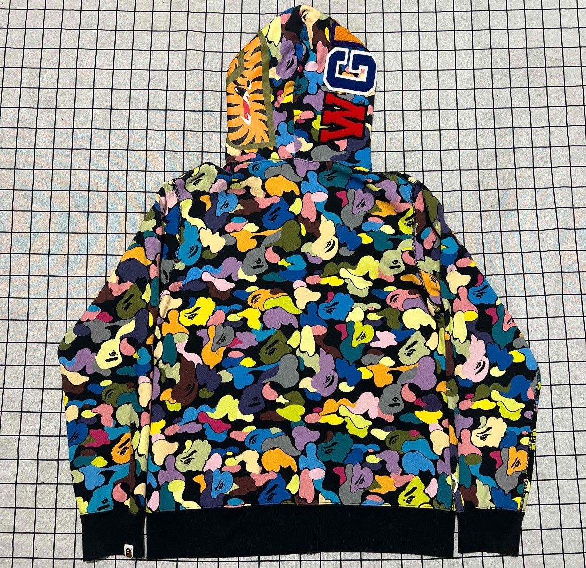 Bape Bape Shark Glow Hoodie xl Men Size US XL / EU 56 / 4 - 2 Thumbnail