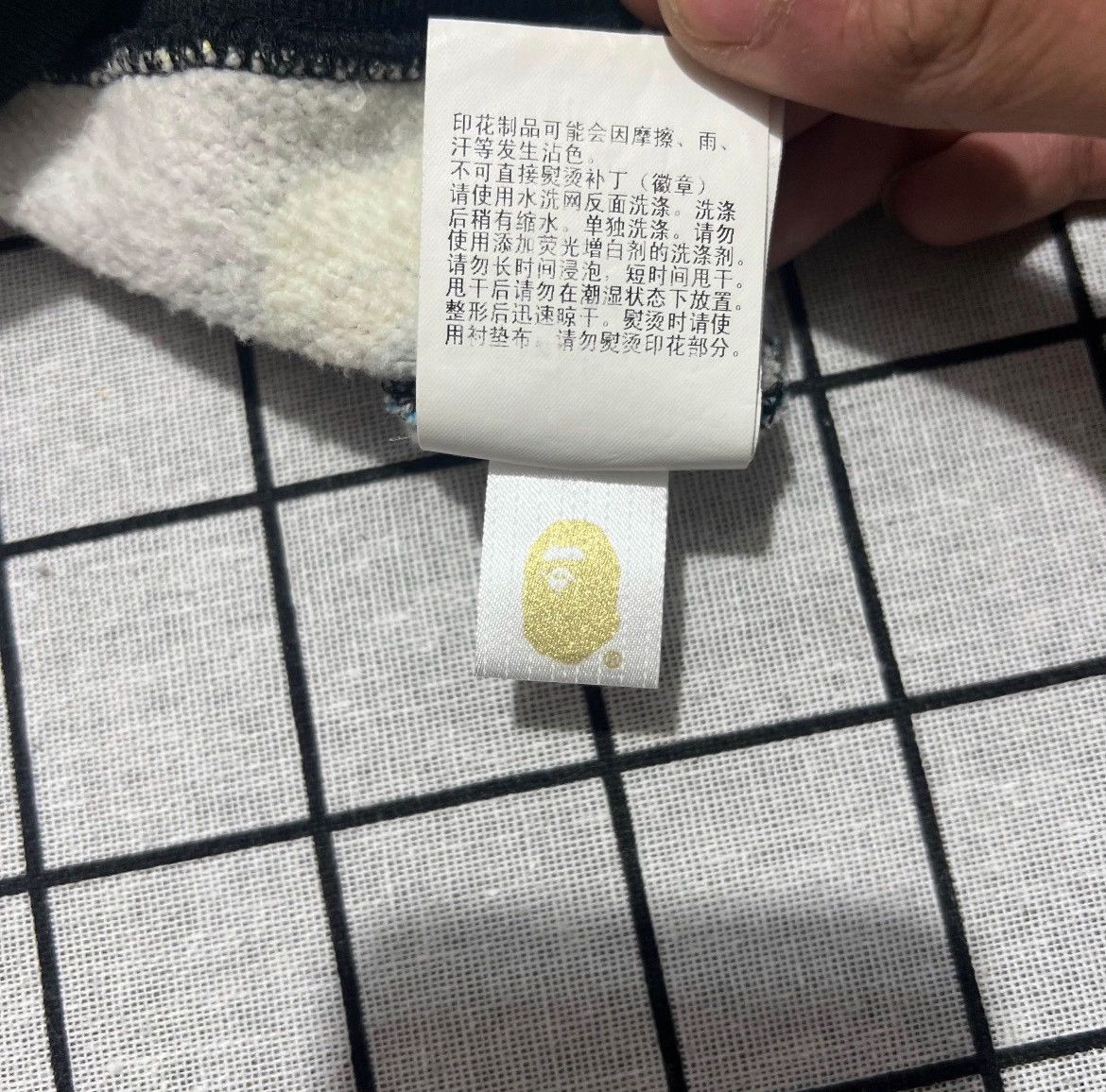 Bape Bape Shark Glow Hoodie xl Men Size US XL / EU 56 / 4 - 7 Thumbnail