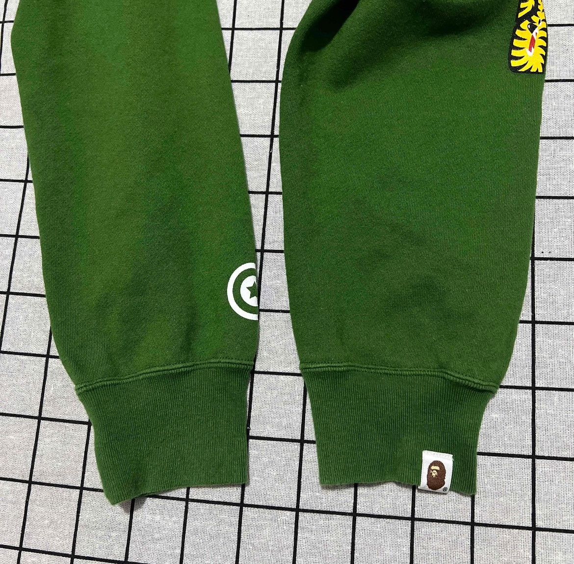 Bape Bape Shark Yellow Hoodie xl Men Size US XL / EU 56 / 4 - 3 Thumbnail