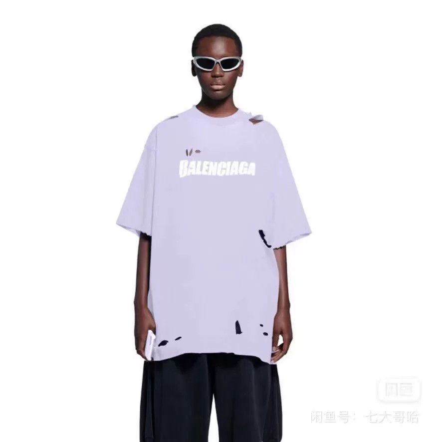 Balenciaga Balenciaga Distressed White T-Shirt m Men Size US M / EU 48-50 / 2 - 6 Thumbnail
