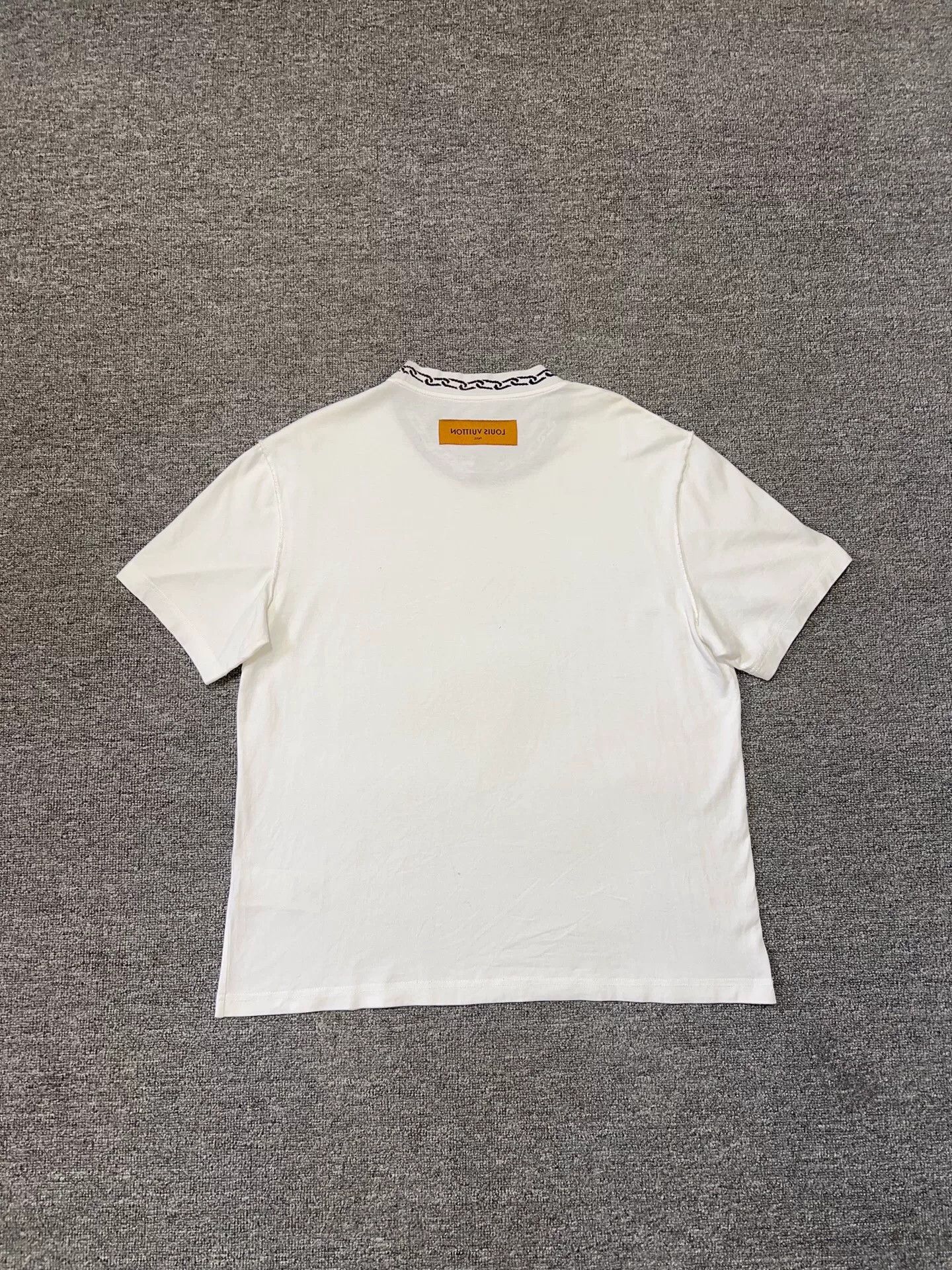 Louis Vuitton Louis Vuitton T-Shirt l Men Size US L / EU 52-54 / 3 - 2 Thumbnail