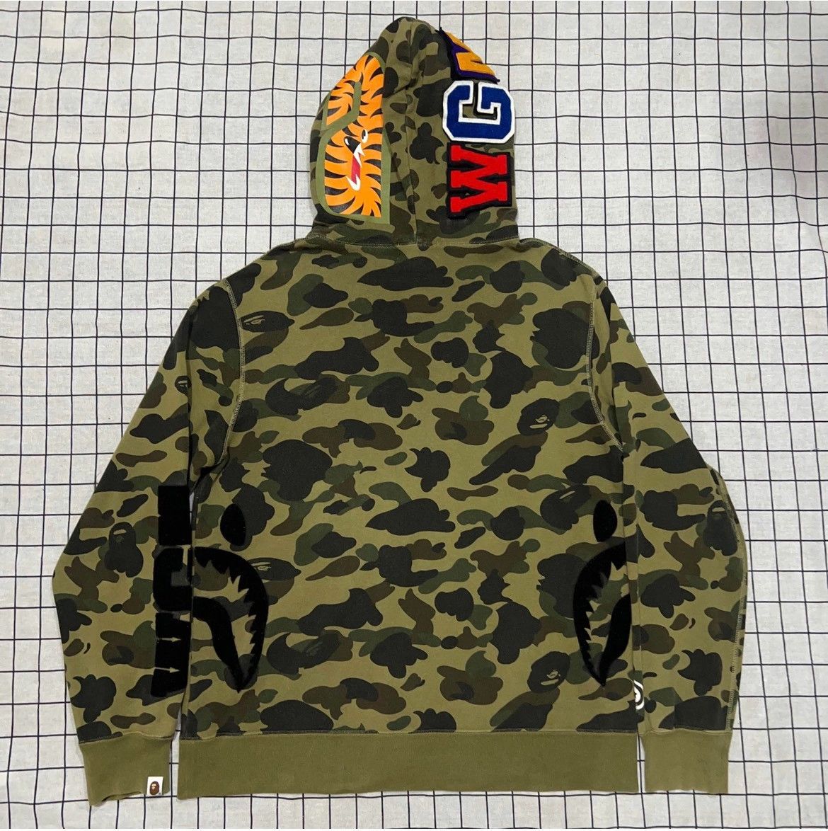 Bape Bape Shark Camo Multi Light Jacket m Men Size US M / EU 48-50 / 2 - 2 Thumbnail