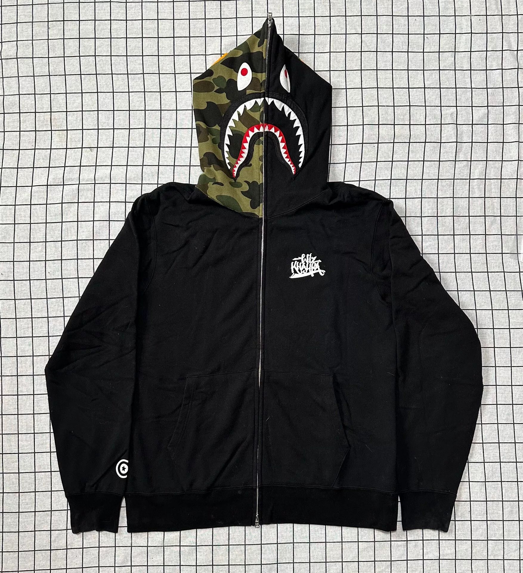 Bape Bape Collab Camo White Light Jacket xxl Men Size US XXL / EU 58 / 5 - 2 Thumbnail