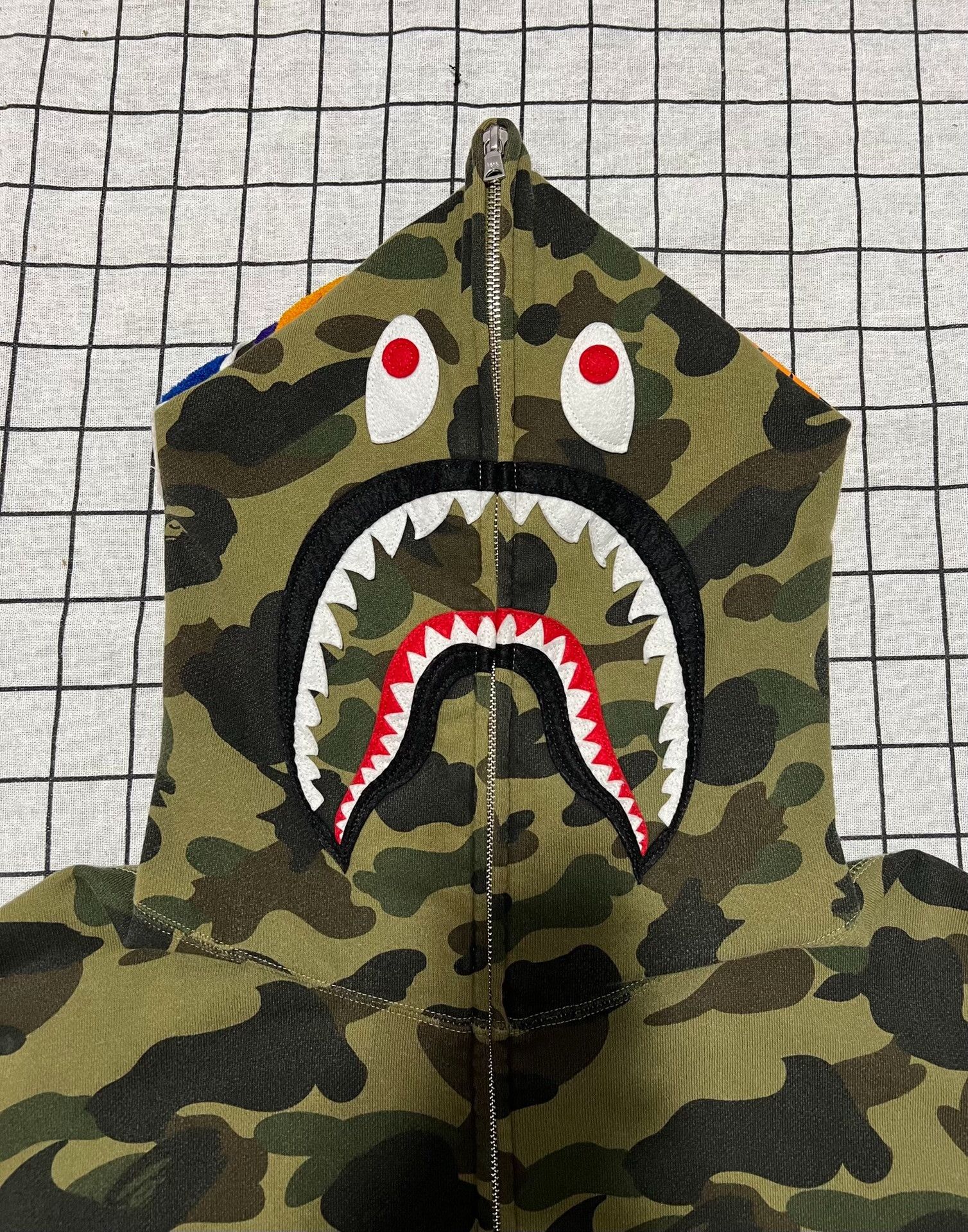 Bape Bape Shark Camo Multi Hoodie xxl Men Size US XXL / EU 58 / 5 - 3 Thumbnail