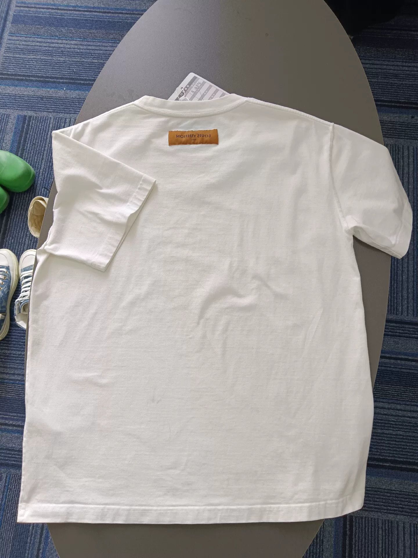 Louis Vuitton Louis Vuitton Reversed Logo T-Shirt L Size US L / EU 52-54 / 3 - 2 Thumbnail