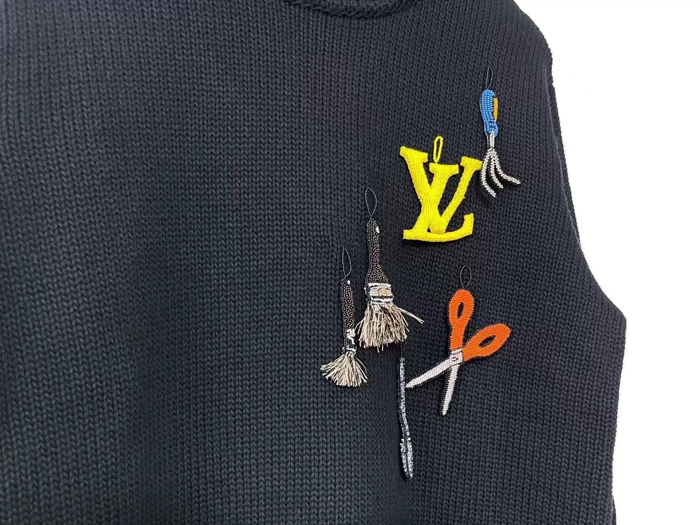 Louis Vuitton Louis Vuitton Sweater M Women Size M / US 6-8 / IT 42-44 - 2 Thumbnail