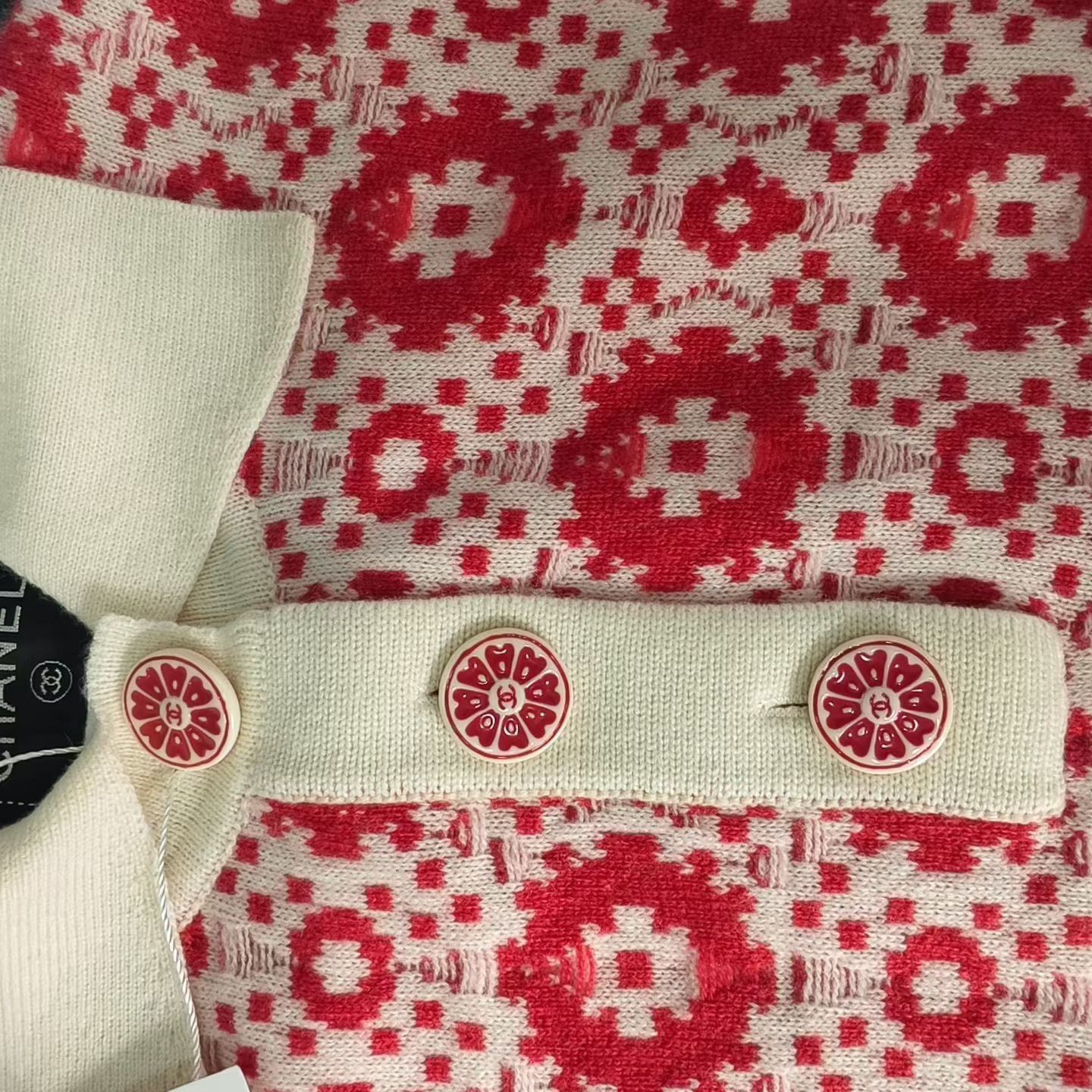 Chanel Chanel Floral T-Shirt XS Women Size XS / US 0-2 / IT 36-38 - 4 Thumbnail