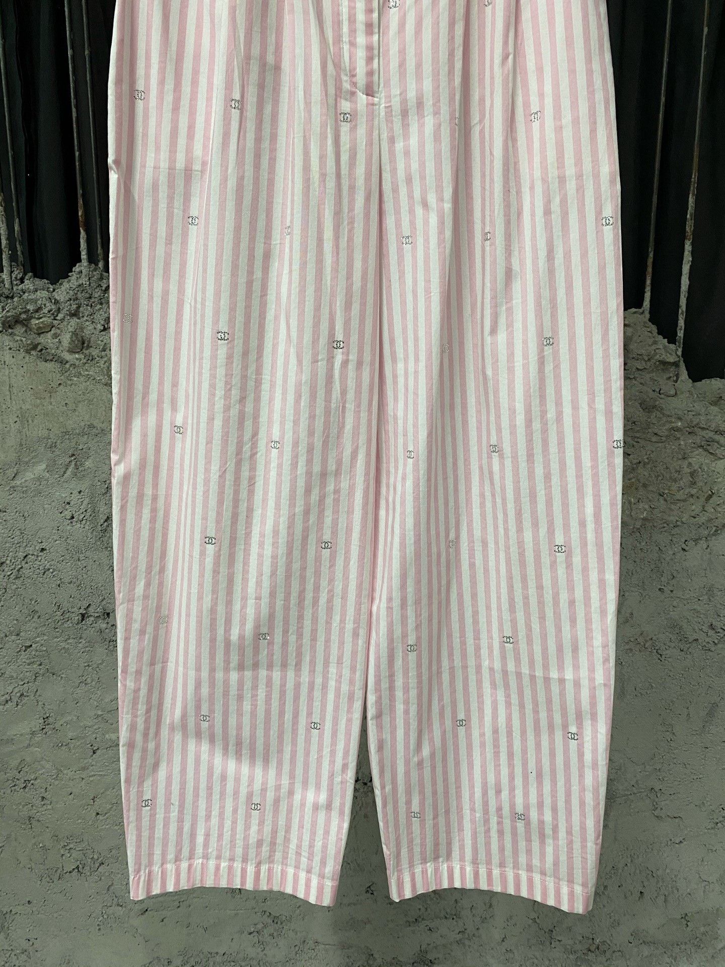 Chanel Chanel Striped Pants 26 Women Size 26" / US 2 / IT 38 - 4 Thumbnail