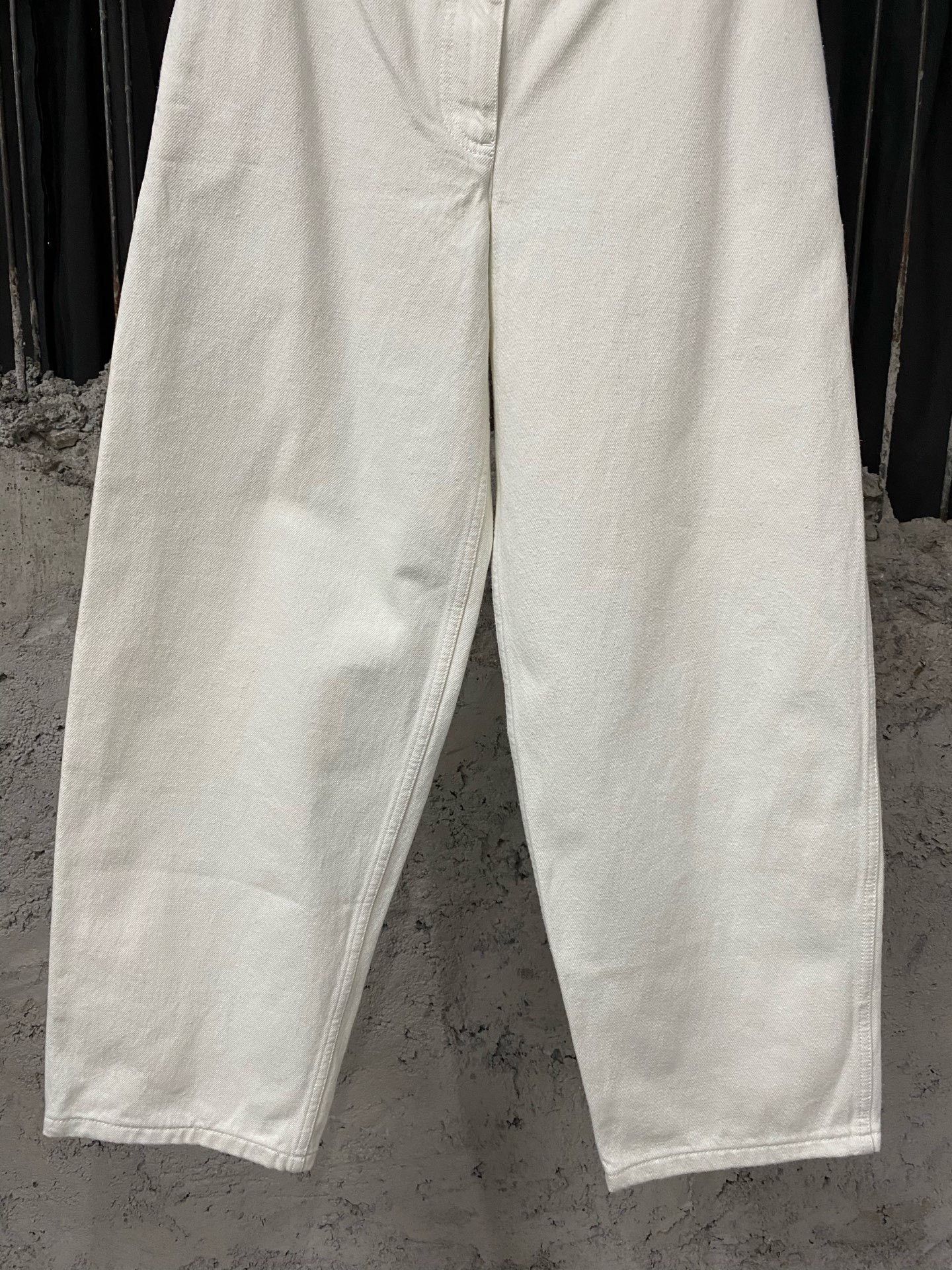 Chanel Chanel Denim White Jeans 26 Women Size 26" / US 2 / IT 38 - 4 Thumbnail