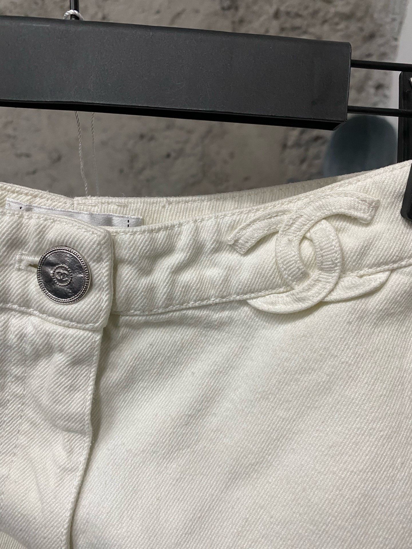 Chanel Chanel Denim White Jeans 26 Women Size 26" / US 2 / IT 38 - 5 Thumbnail