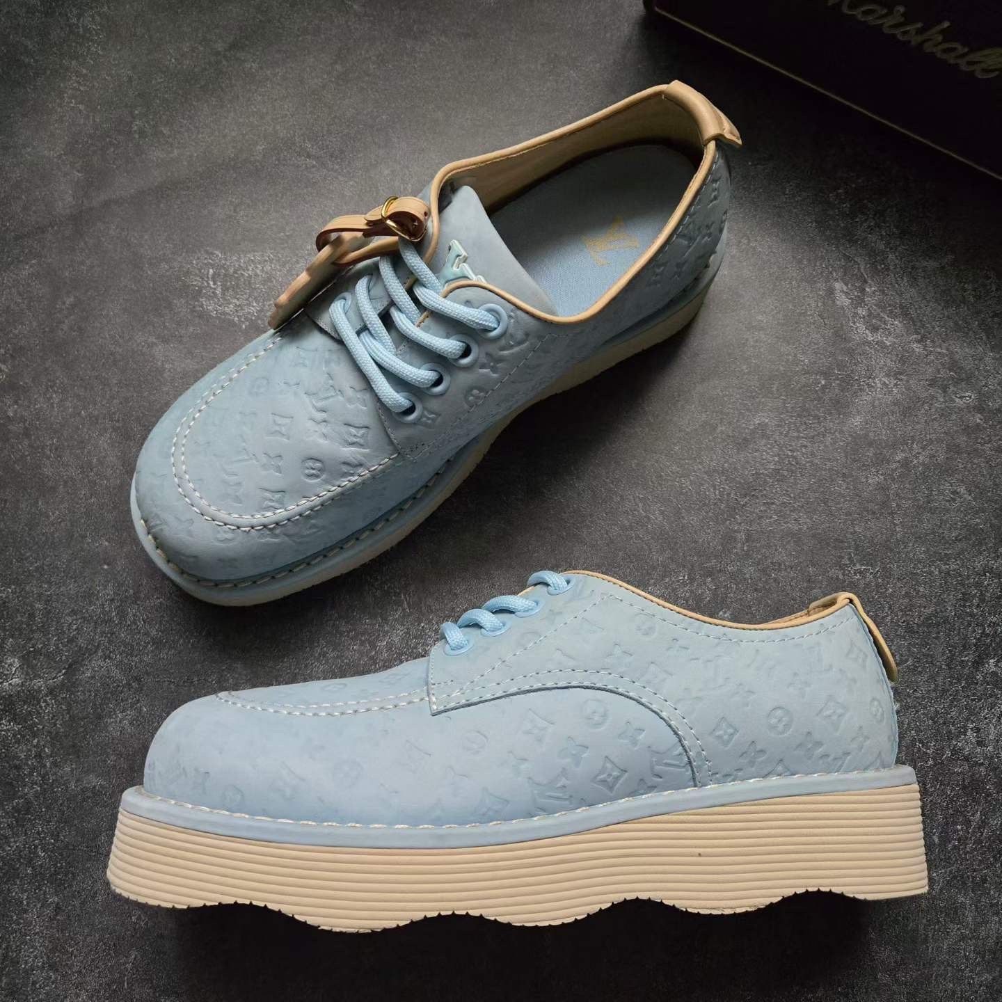 Louis Vuitton Louis Vuitton Collab Blue Lowtop Sneakers 9.5 Men Size US 9.5 / EU 42-43 - 3 Thumbnail