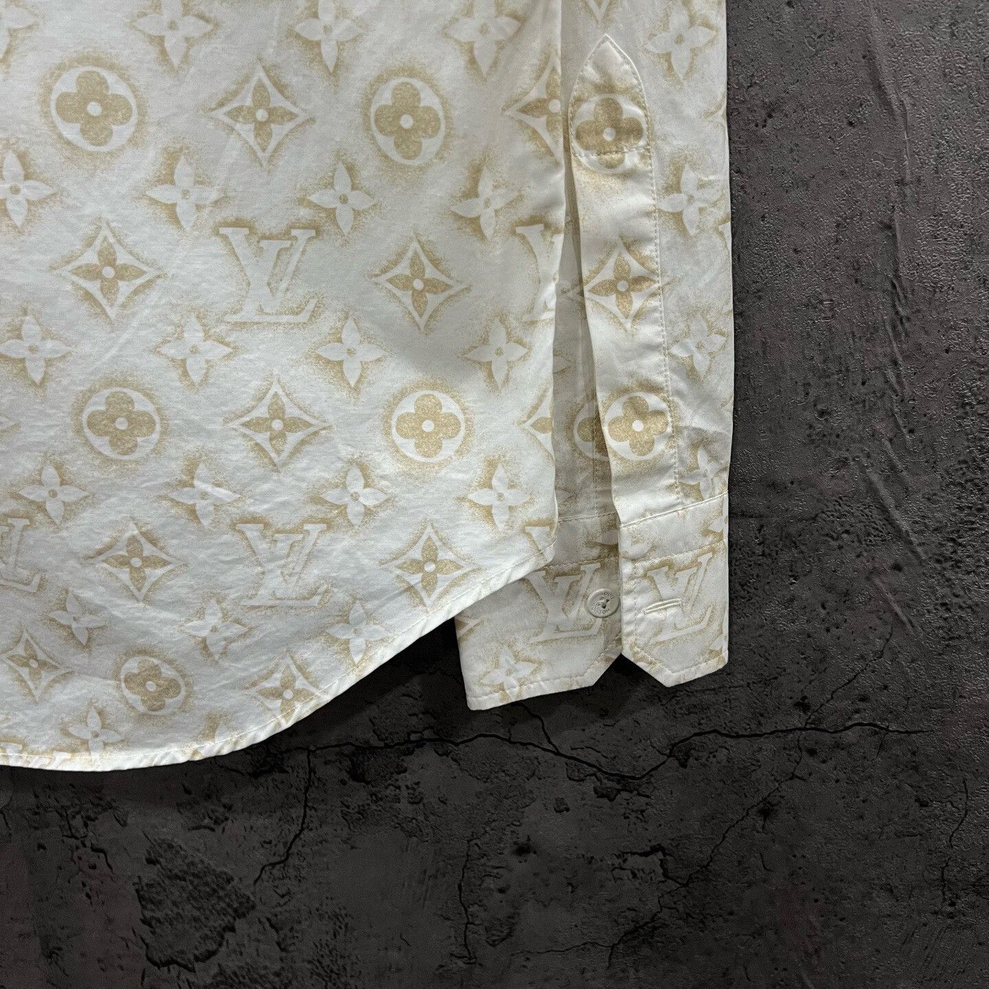 Louis Vuitton Louis Vuitton Retro Shirt s Men Size US S / EU 44-46 / 1 - 5 Thumbnail