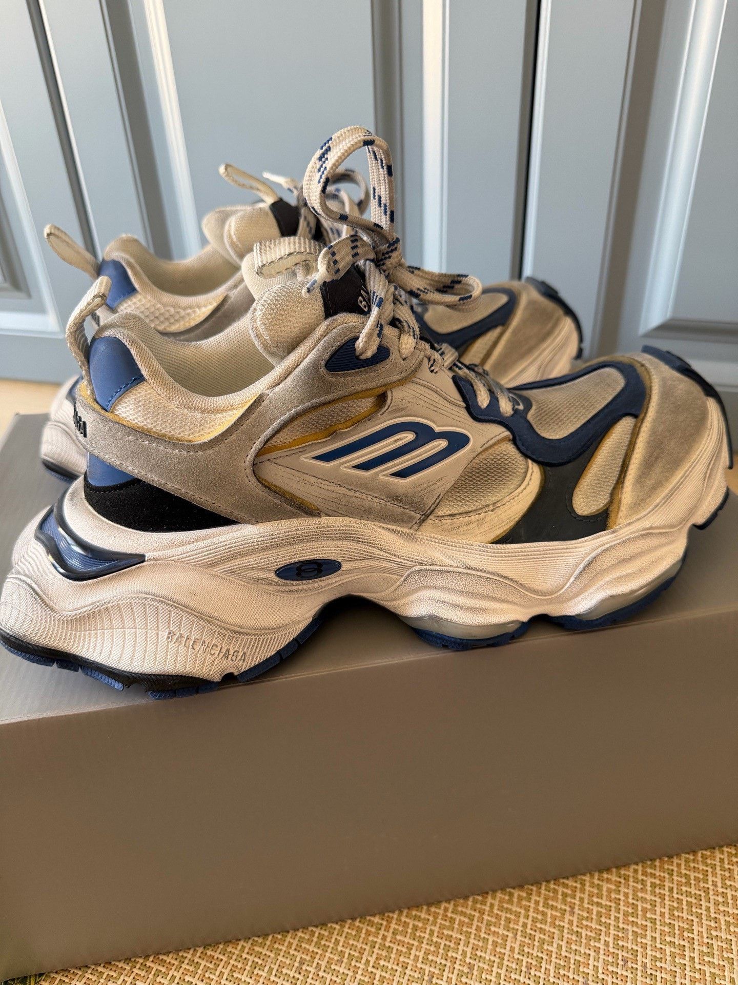 Balenciaga Balenciaga Distressed Blue Lowtop Sneakers 8.5 Men Size US 8.5 / EU 41-42 - 2 Thumbnail