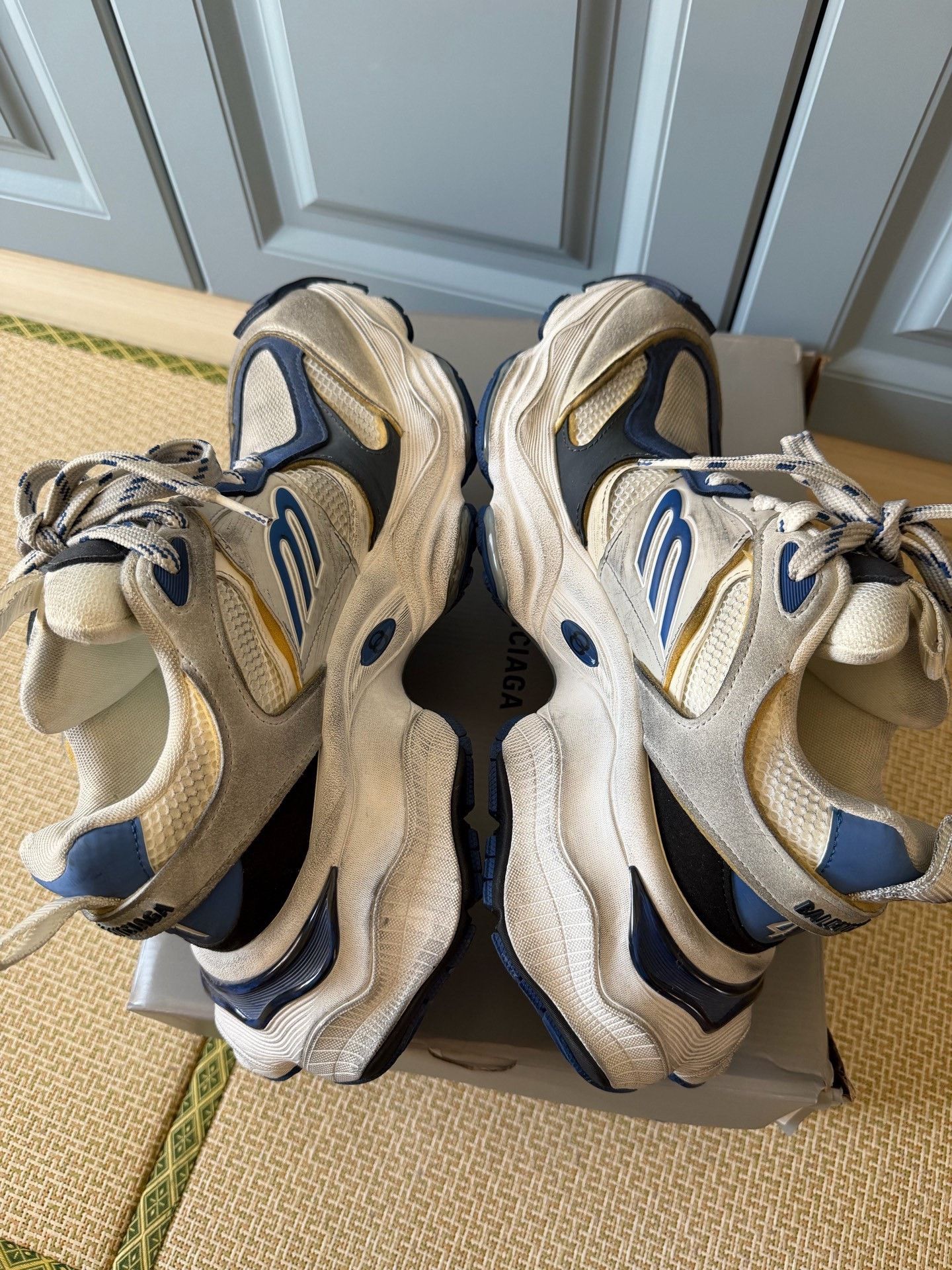 Balenciaga Balenciaga Distressed Blue Lowtop Sneakers 8.5 Men Size US 8.5 / EU 41-42 - 6 Thumbnail