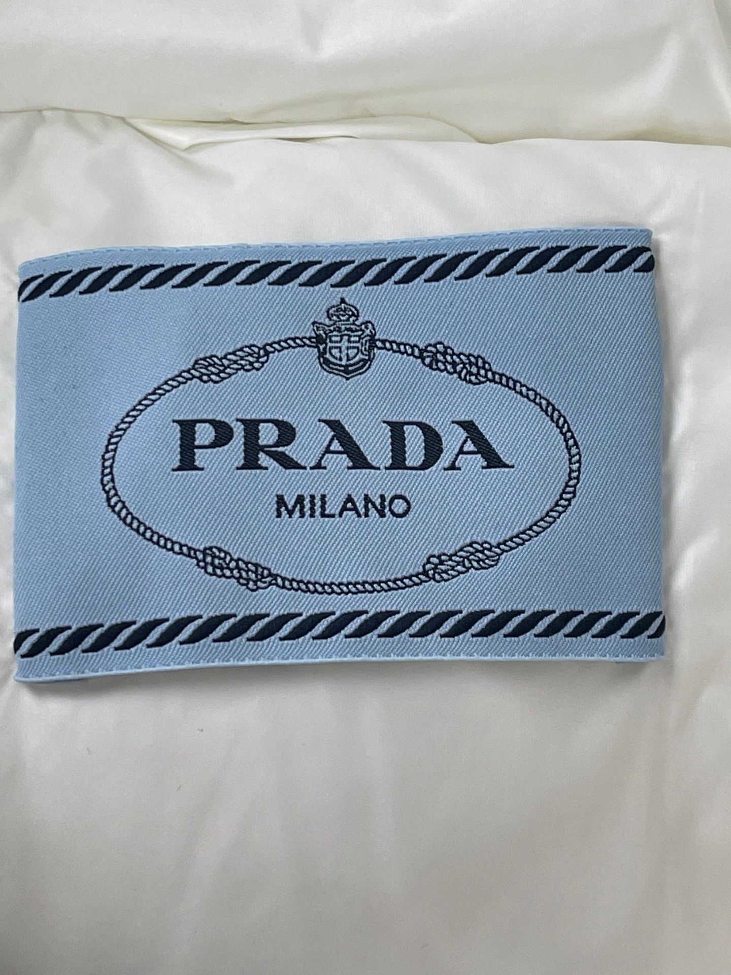 Prada Prada Down Down Jacket S Women Size S / US 4 / IT 40 - 7 Thumbnail