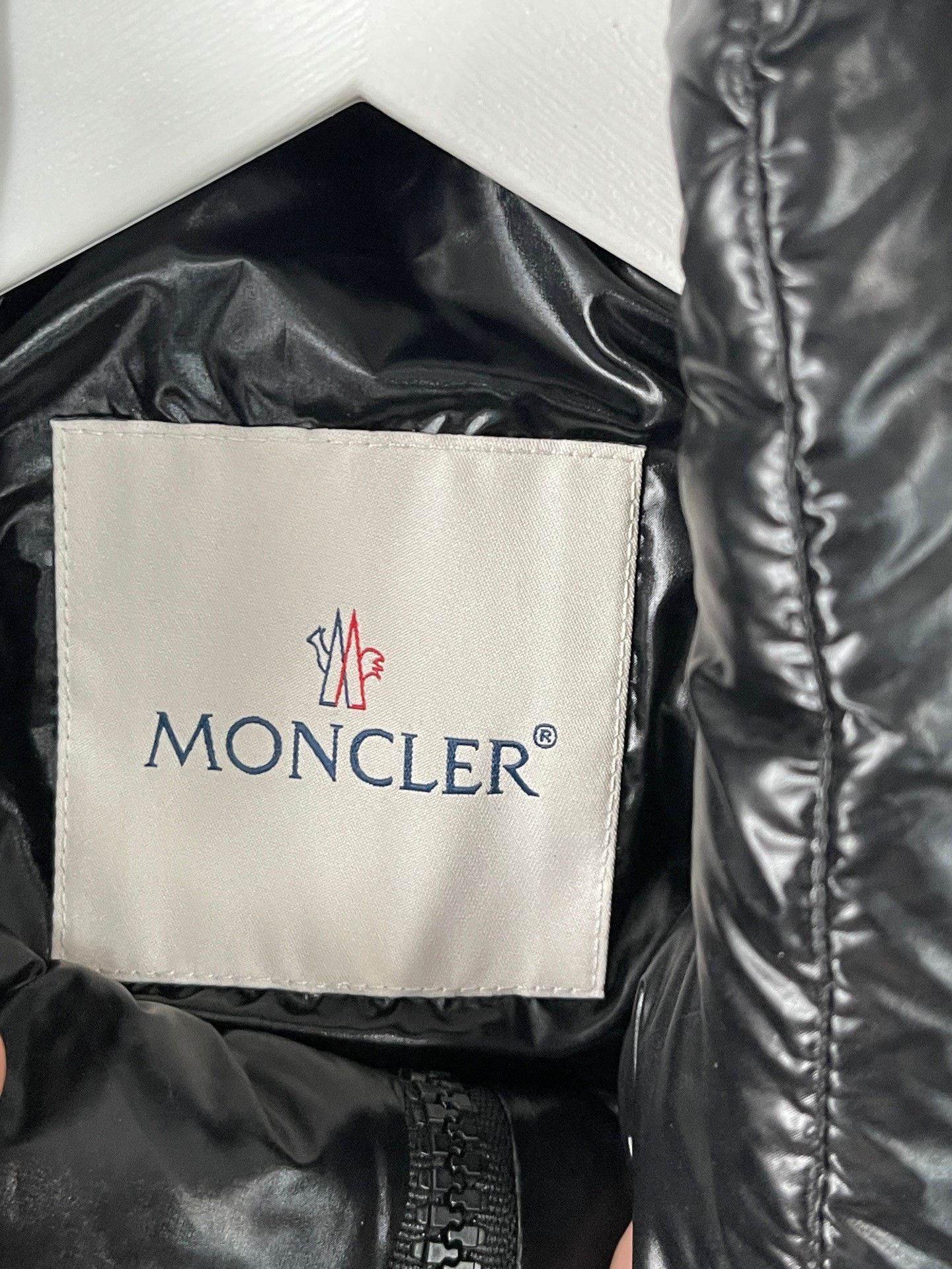 Moncler Moncler Down Black Down Jacket S Women Size S / US 4 / IT 40 - 7 Thumbnail