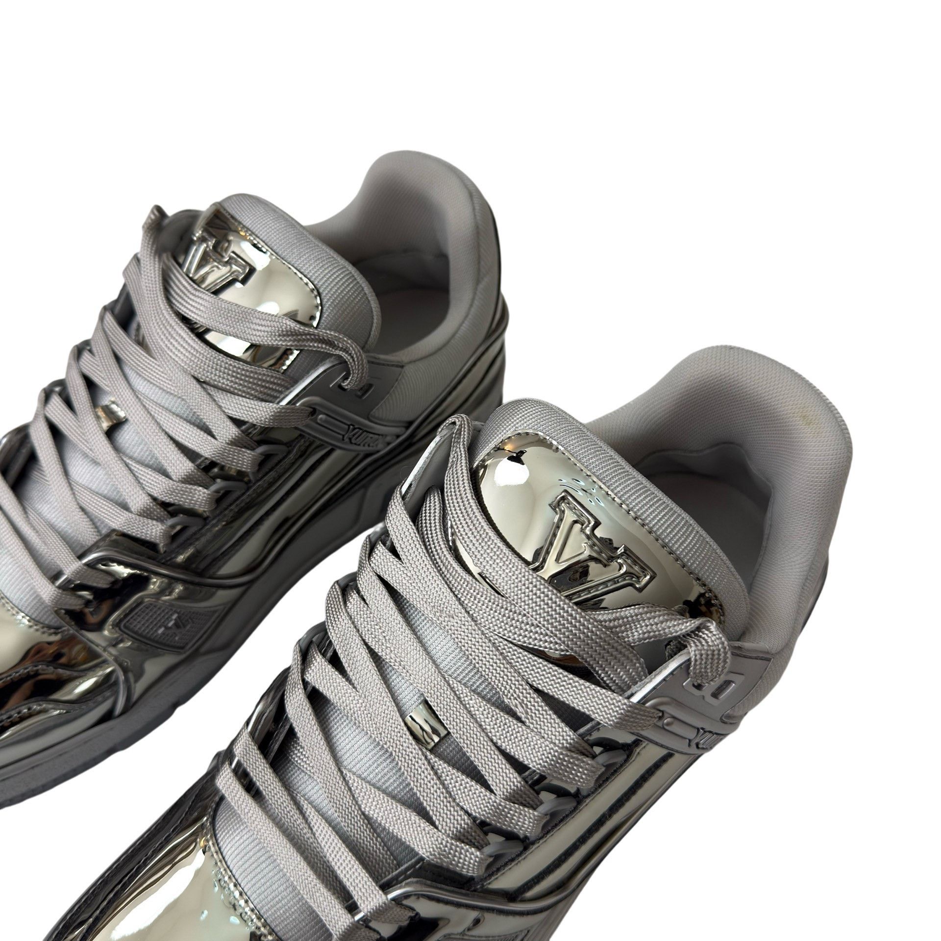 Louis Vuitton Louis Vuitton Training Silver Lowtop Sneakers 10 Men Size US 10 / EU 43 - 4 Thumbnail