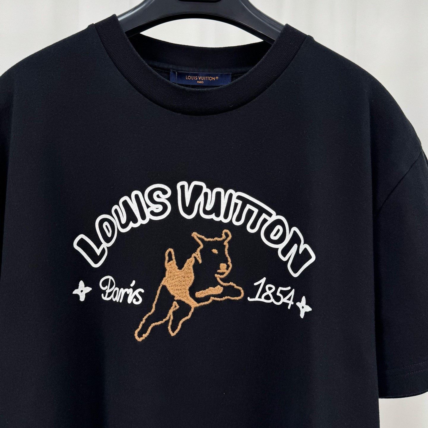 Louis Vuitton Louis Vuitton Collab T-Shirt m Men Size US M / EU 48-50 / 2 - 3 Thumbnail