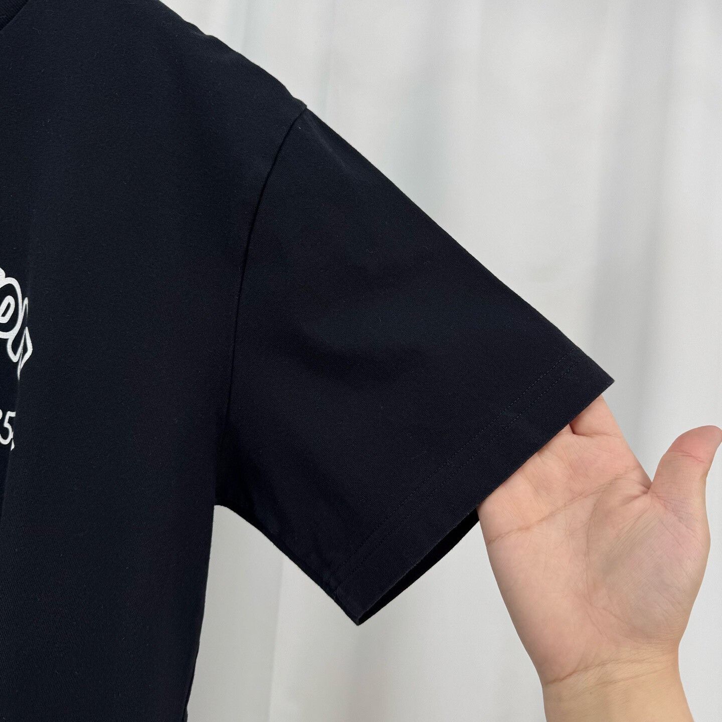 Louis Vuitton Louis Vuitton Collab T-Shirt m Men Size US M / EU 48-50 / 2 - 4 Thumbnail