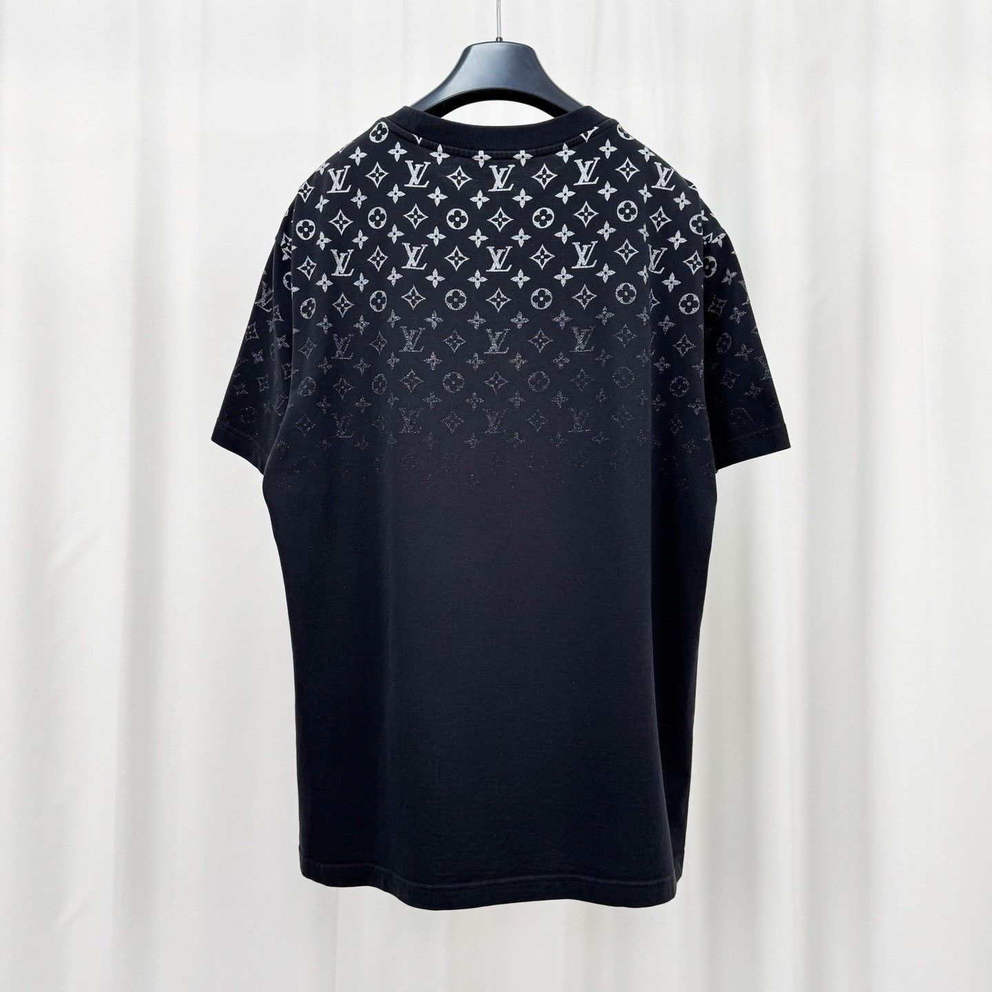Louis Vuitton Louis Vuitton Tie-Dye Gradient Multi T-Shirt l Men Size US L / EU 52-54 / 3 - 2 Thumbnail