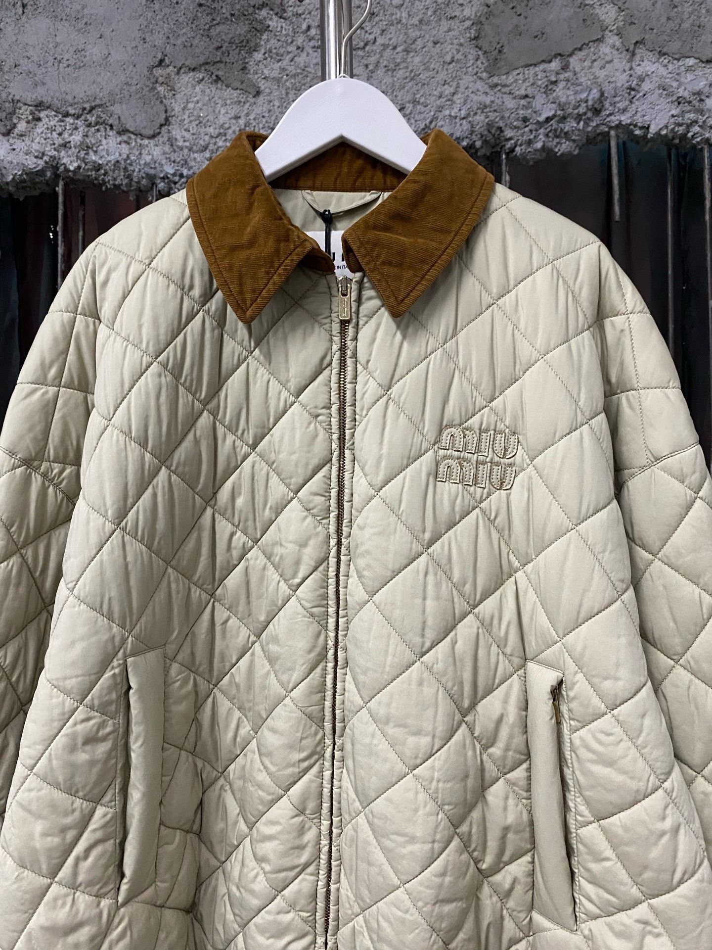 Miu Miu Miu Miu Down Down Jacket M Women Size M / US 6-8 / IT 42-44 - 3 Thumbnail