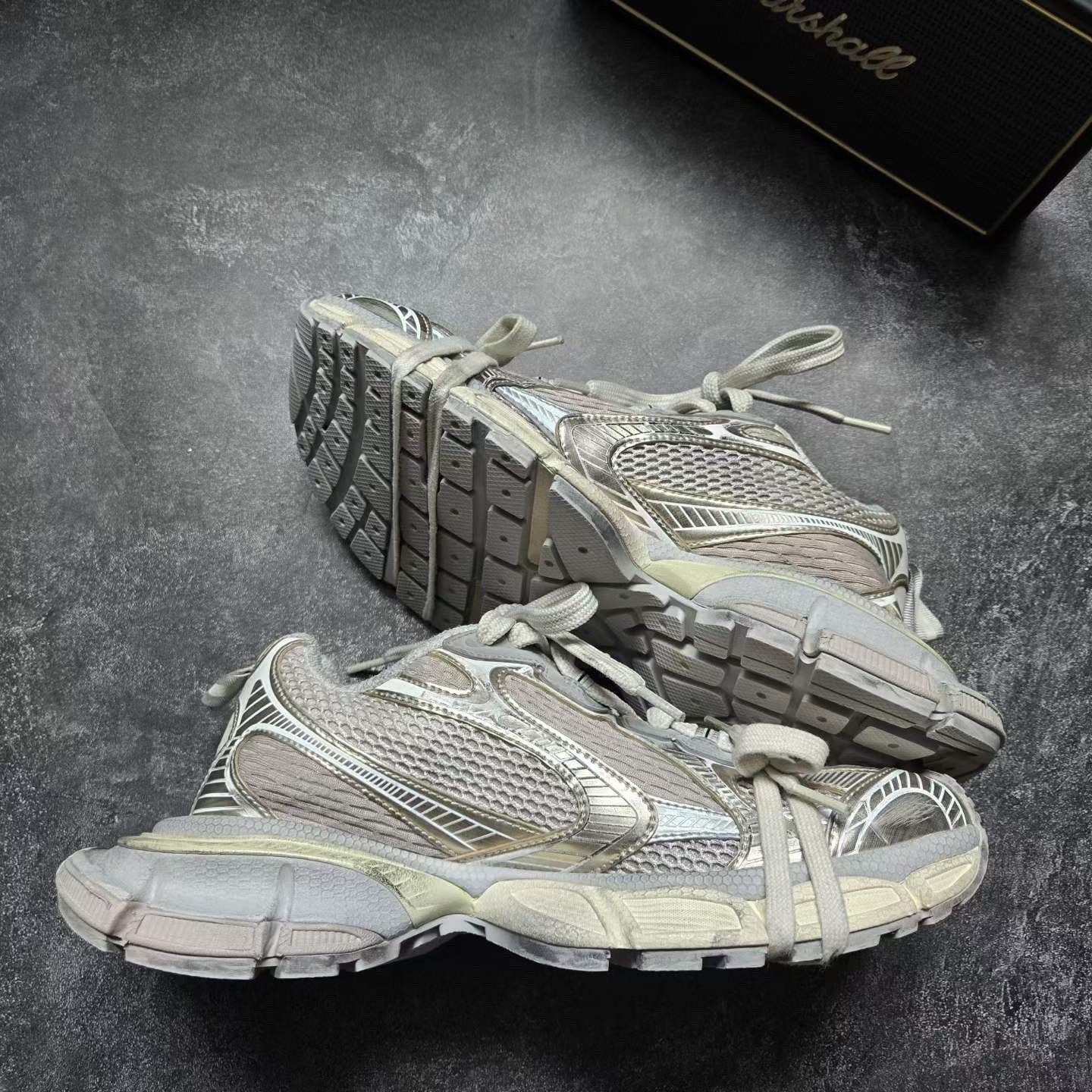 Balenciaga Balenciaga Beige Lowtop Sneakers 7.5 Men Size US 7.5 / EU 40-41 - 9 Thumbnail