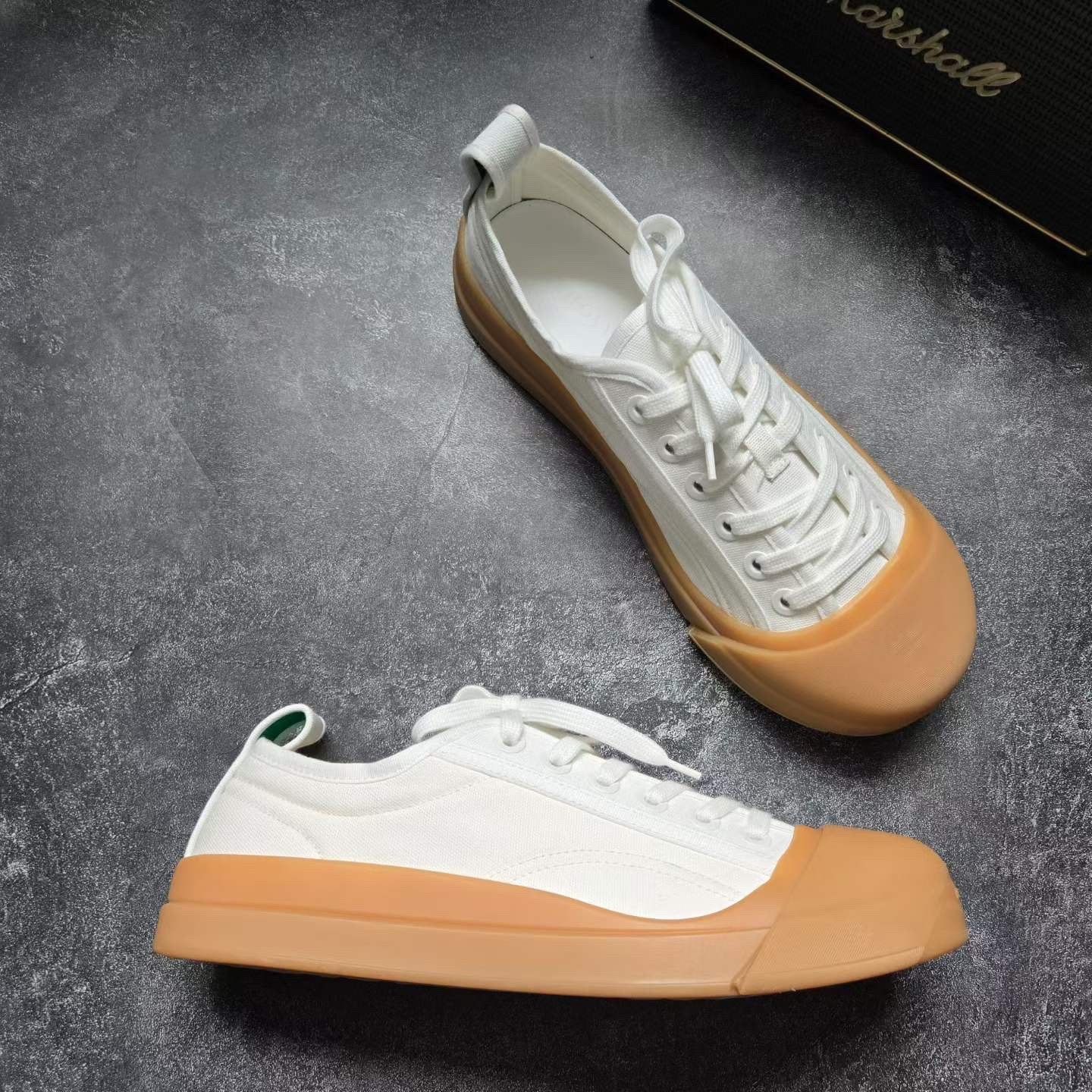 Bottega Veneta Bottega Veneta White Lowtop Sneakers 8.5 Men Size US 8.5 / EU 41-42 - 6 Thumbnail