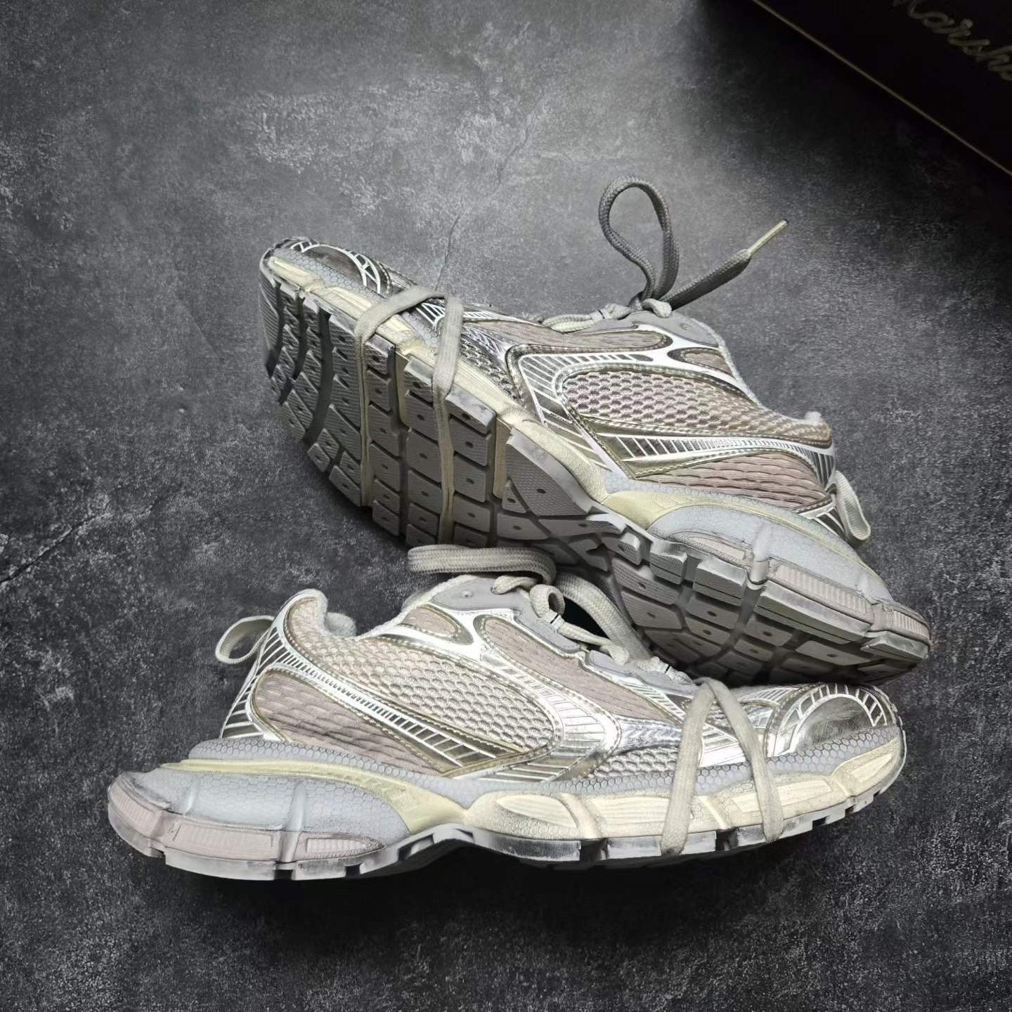 Balenciaga Balenciaga Beige Lowtop Sneakers 7.5 Men Size US 7.5 / EU 40-41 - 9 Thumbnail