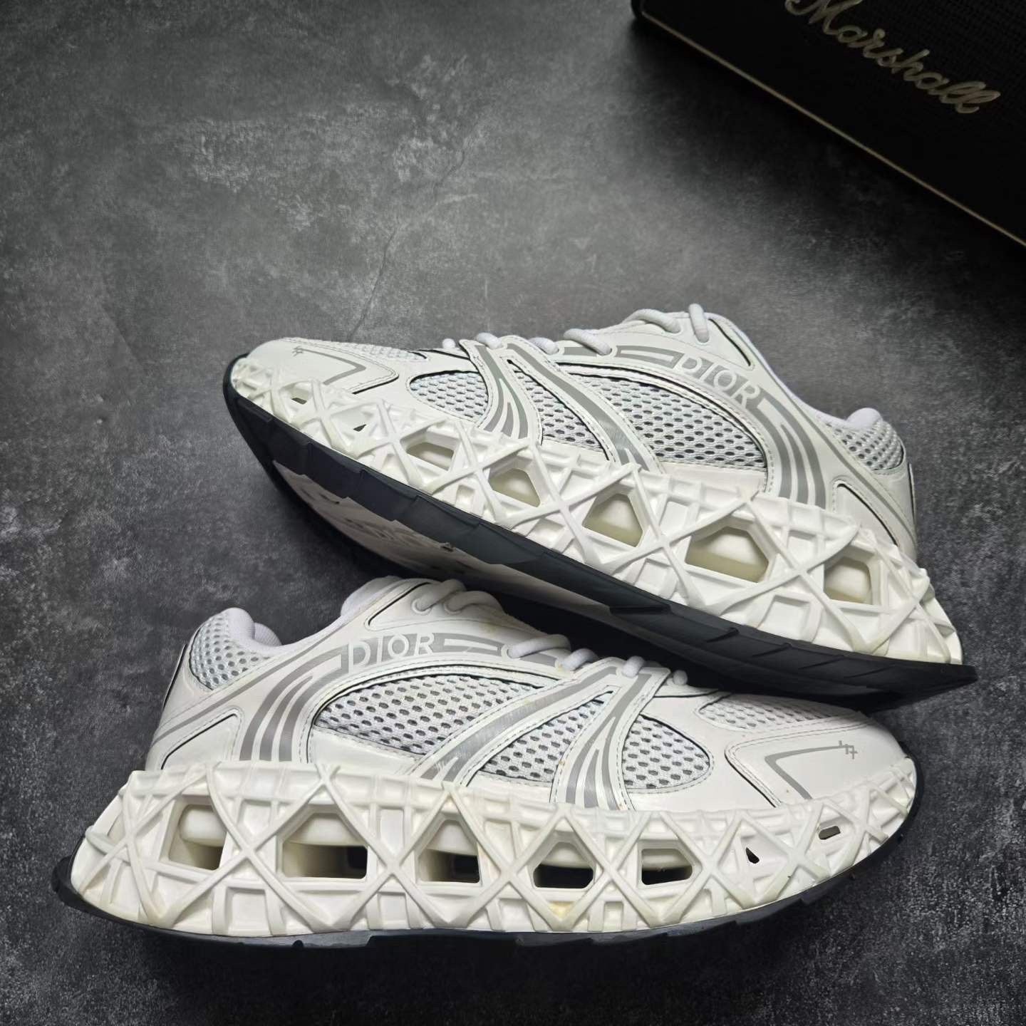 Dior Dior White Lowtop Sneakers 9 Men Size US 9 / EU 42 - 8 Thumbnail