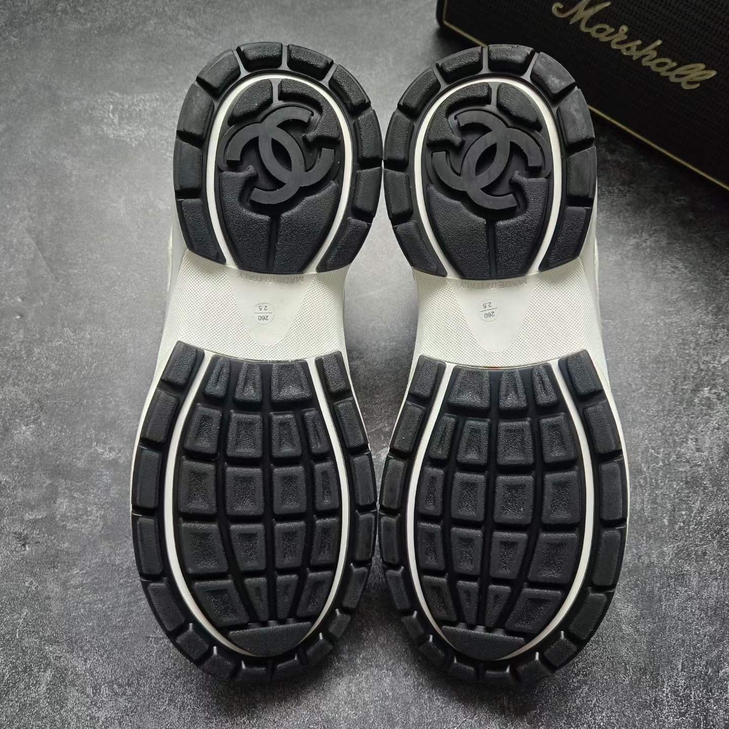 Chanel Chanel Lowtop Sneakers us_10-5 Women Size US 10.5 / IT 40.5 - 7 Thumbnail