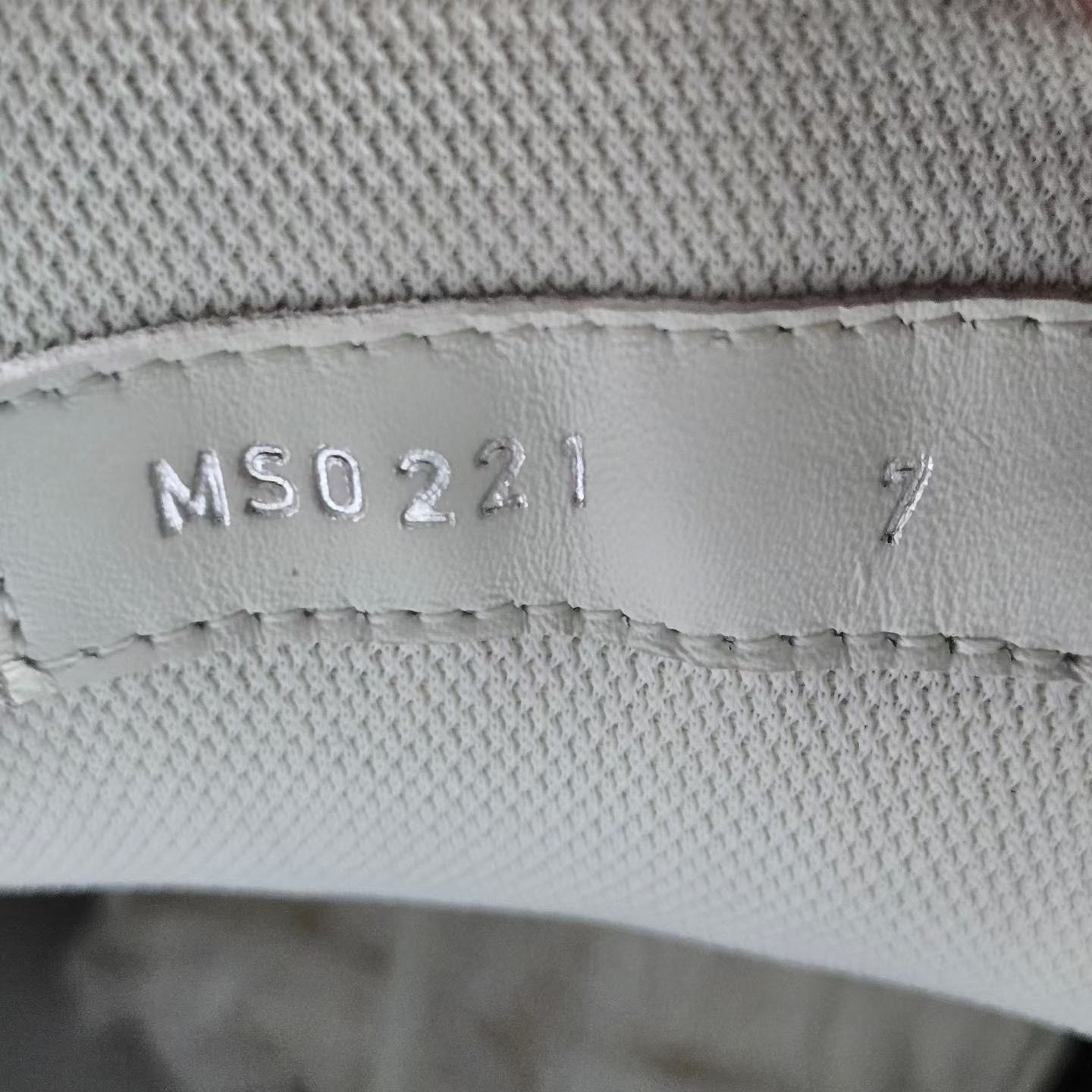 Louis Vuitton Louis Vuitton Training Lowtop Sneakers 8.5 Men Size US 8.5 / EU 41-42 - 5 Thumbnail