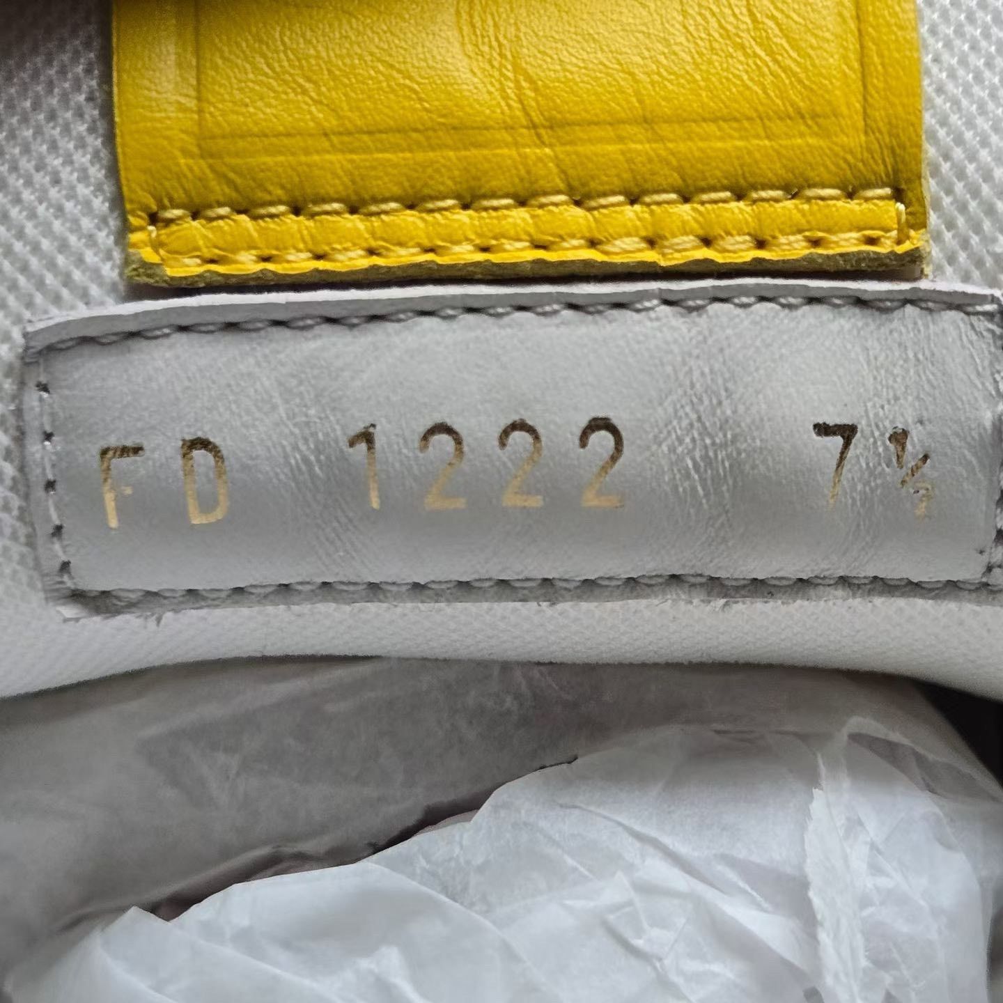 Louis Vuitton Louis Vuitton Training Yellow Lowtop Sneakers 9 Men Size US 9 / EU 42 - 5 Thumbnail